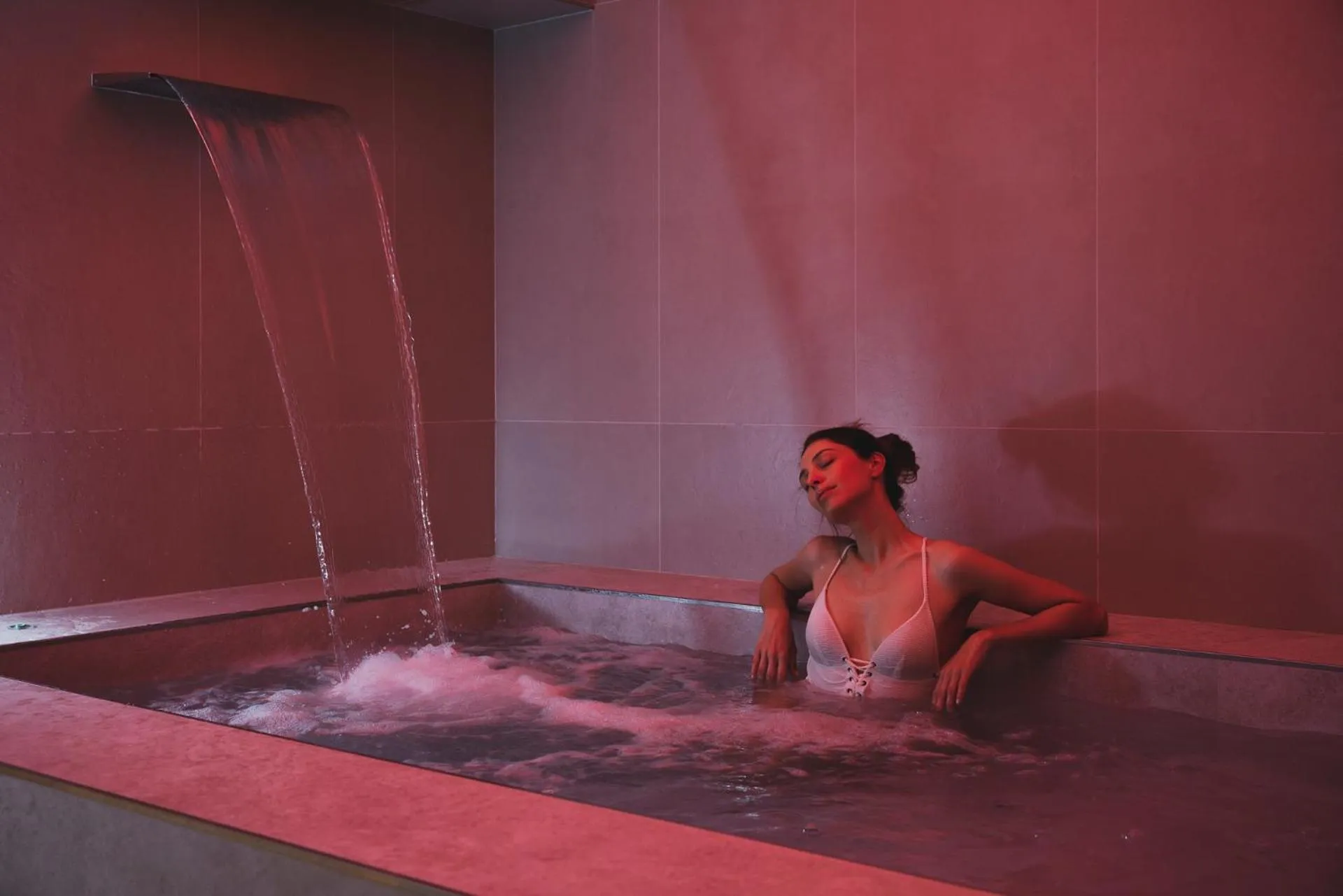 Hot Tub in iQ Hotel Firenze