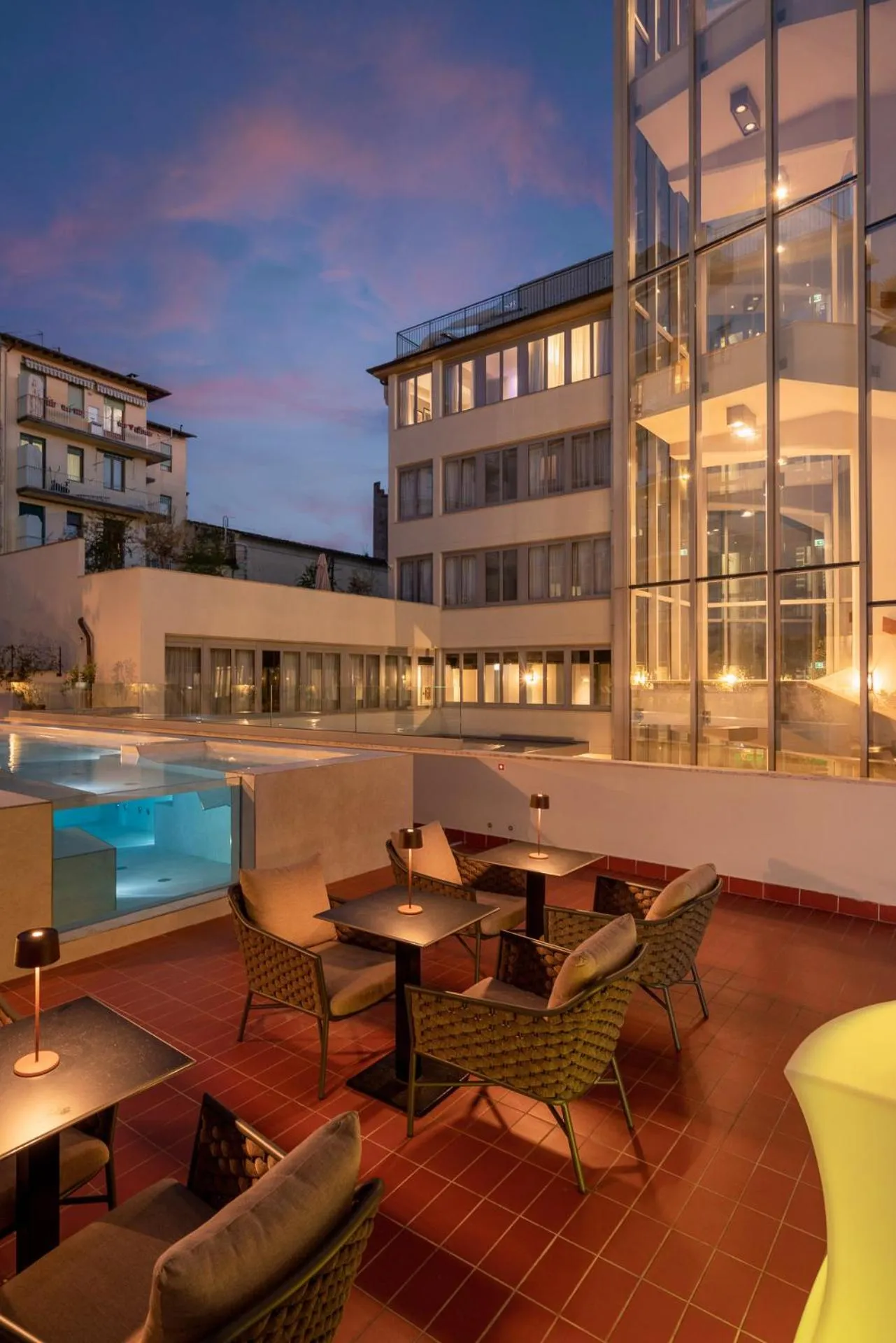 Lounge or bar in iQ Hotel Firenze