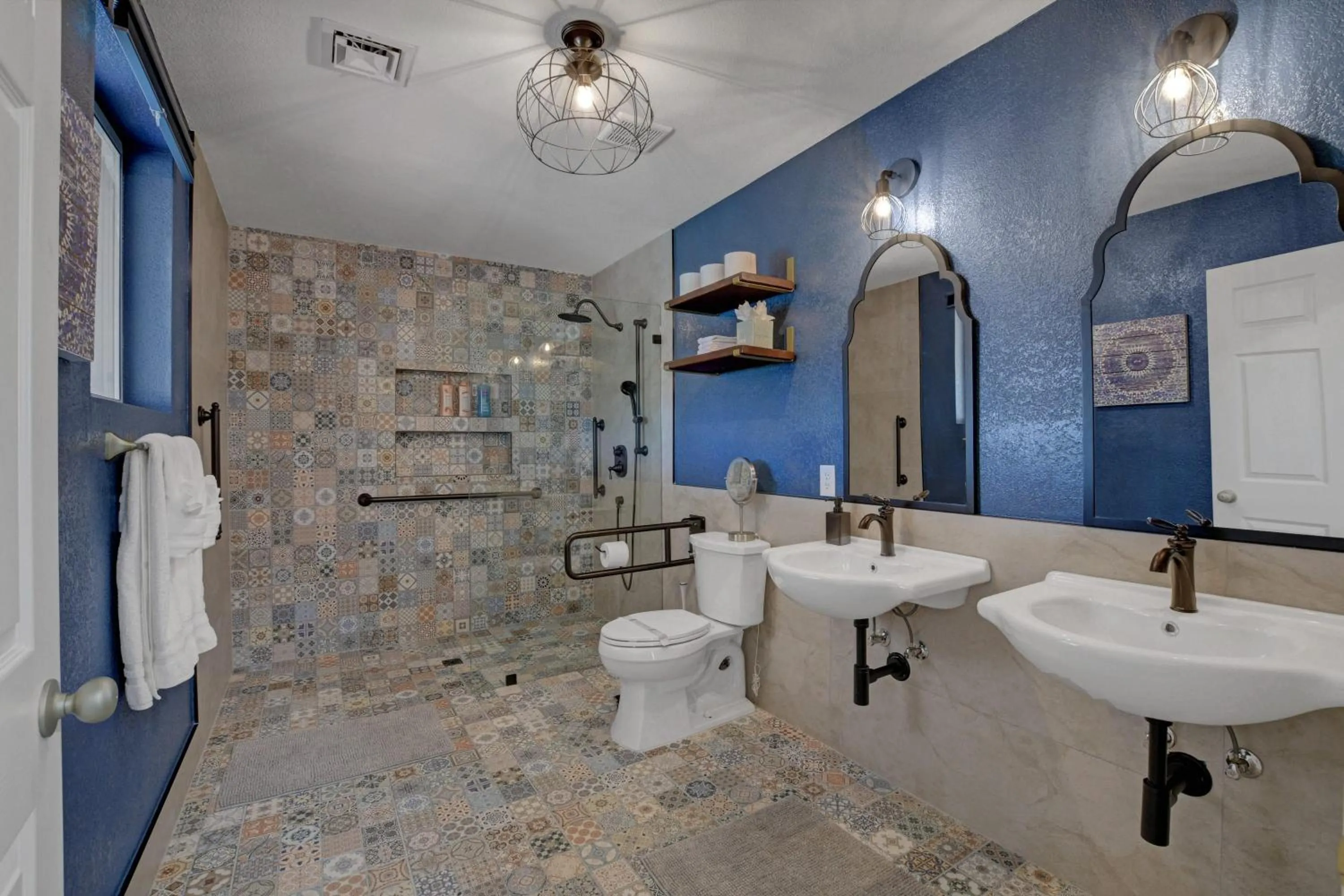 Shower in Buddha Mansion Luxury Resort - 8BR Modern, HotTub, Huge pool, Sauna, BBQ grill, Game Room