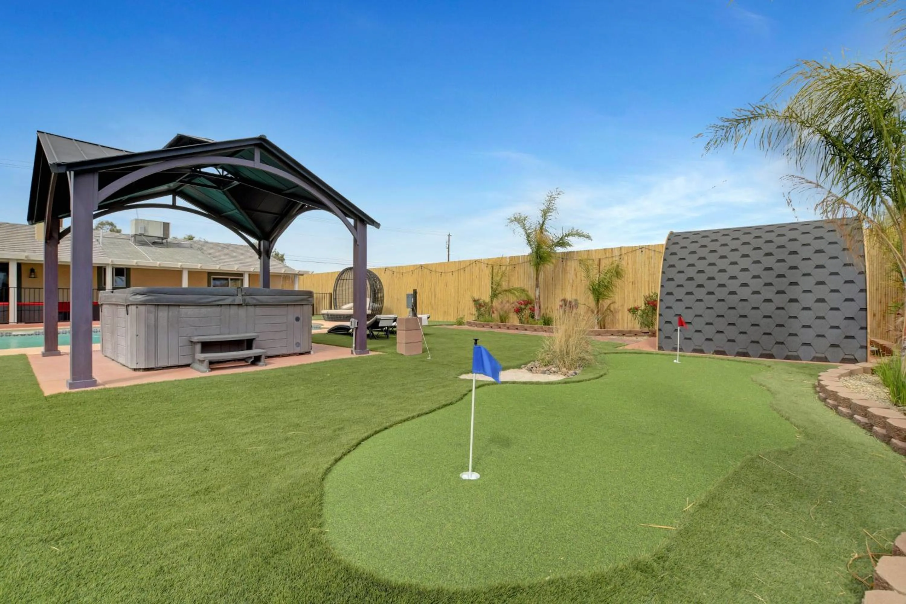 Minigolf in Buddha Mansion Luxury Resort - 8BR Modern, HotTub, Huge pool, Sauna, BBQ grill, Game Room