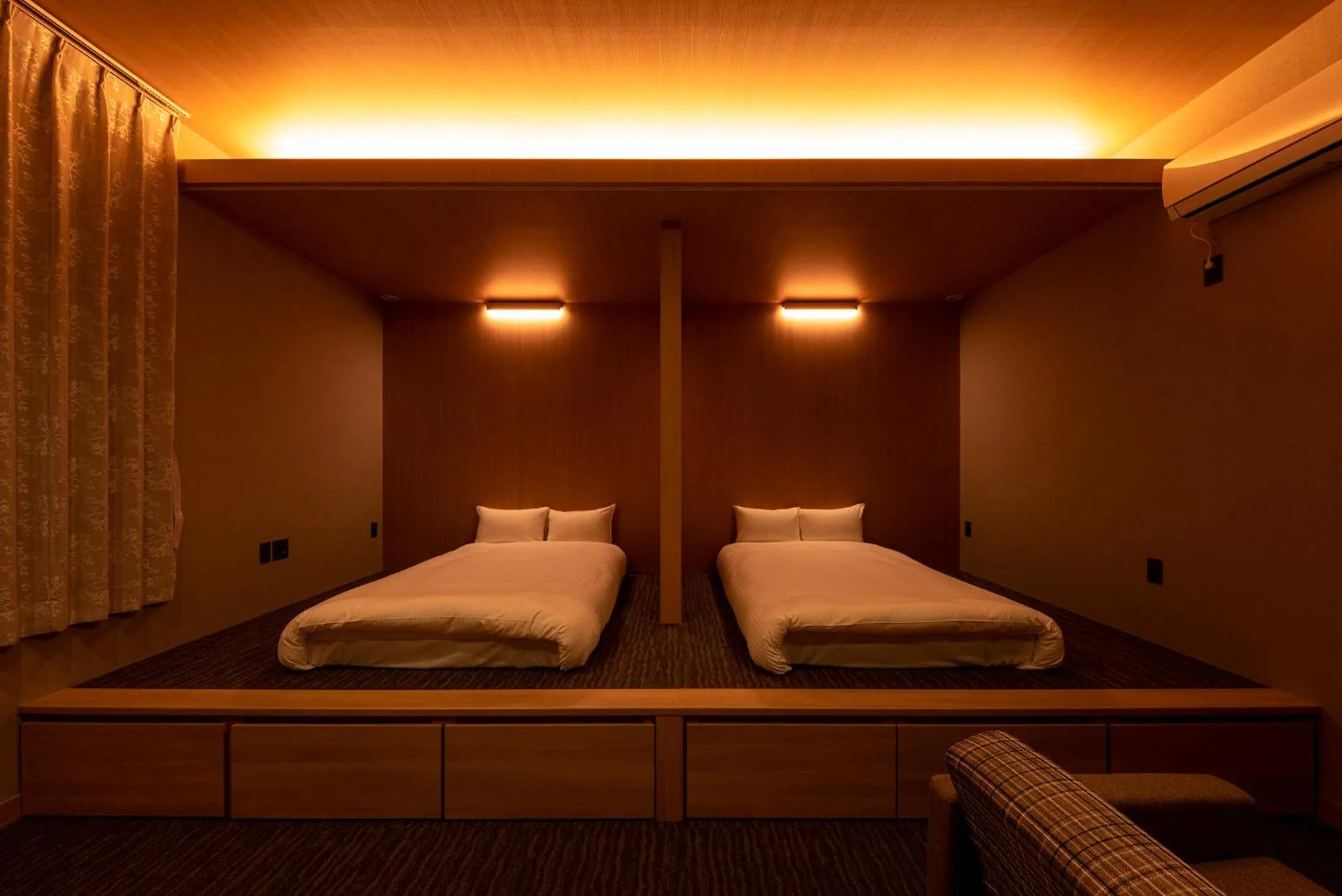 Bed in White Crystal RoomA