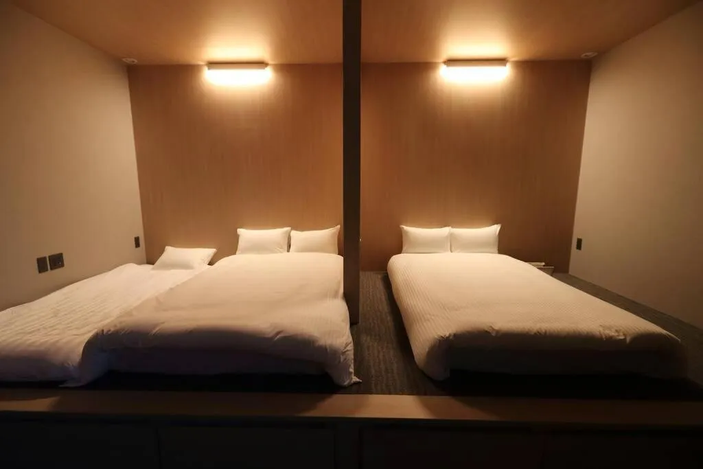 Bed in White Crystal RoomA