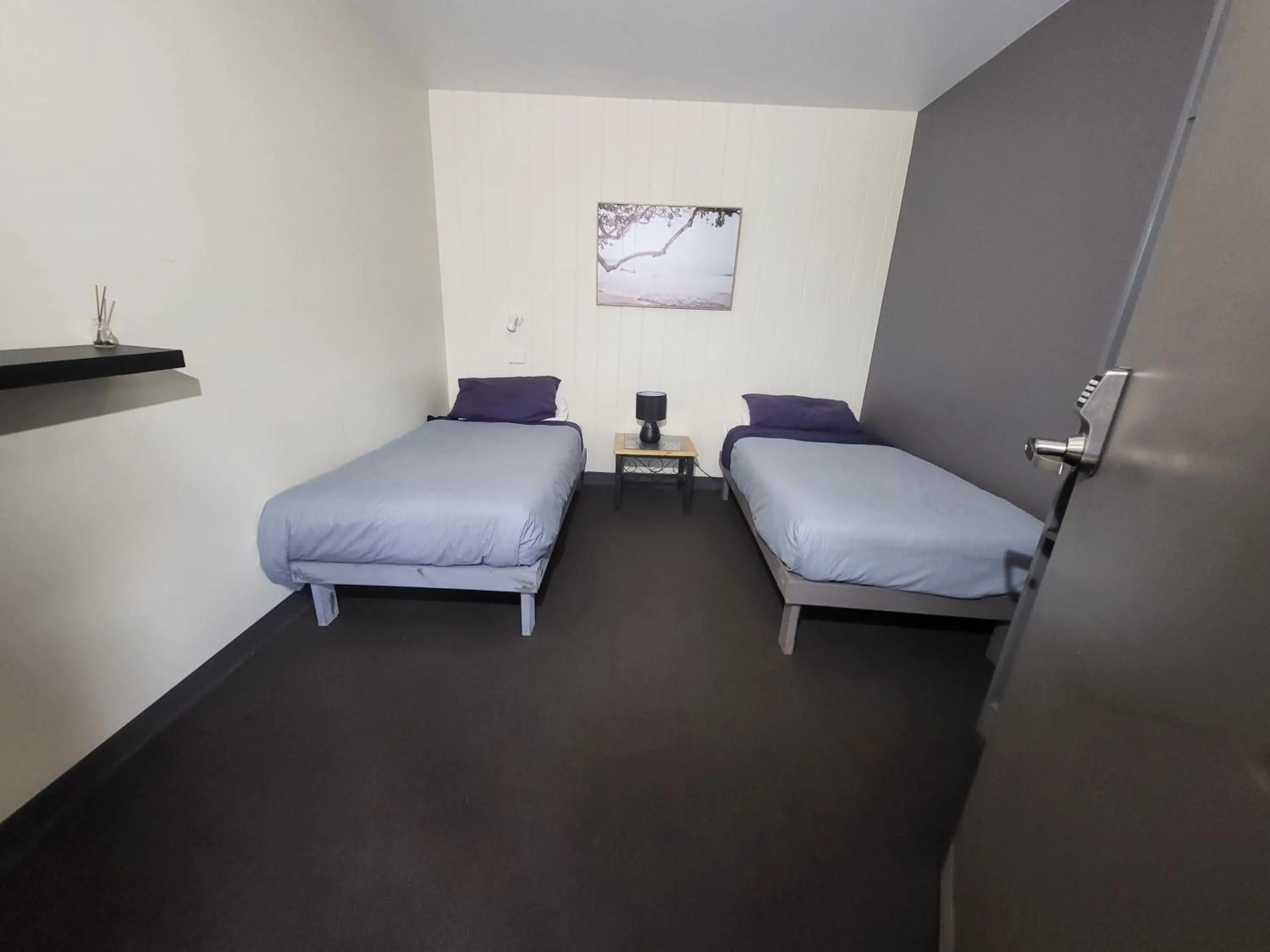 Bed in Swansea Backpackers