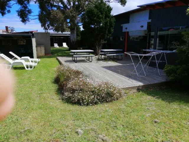 Garden view in Swansea Backpackers