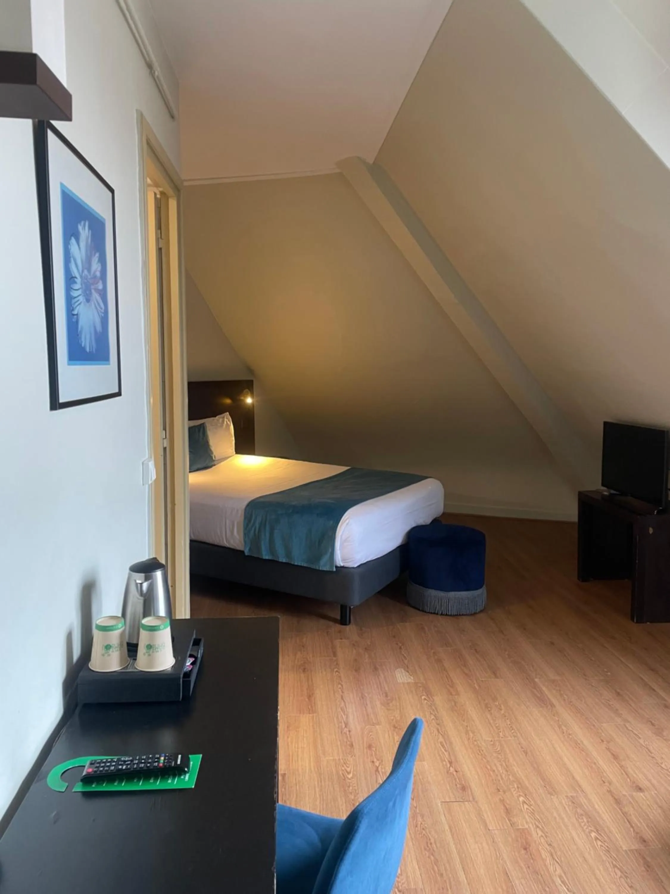 Bedroom, Bed in Lennon by Avalon Hotel Paris Gare du Nord