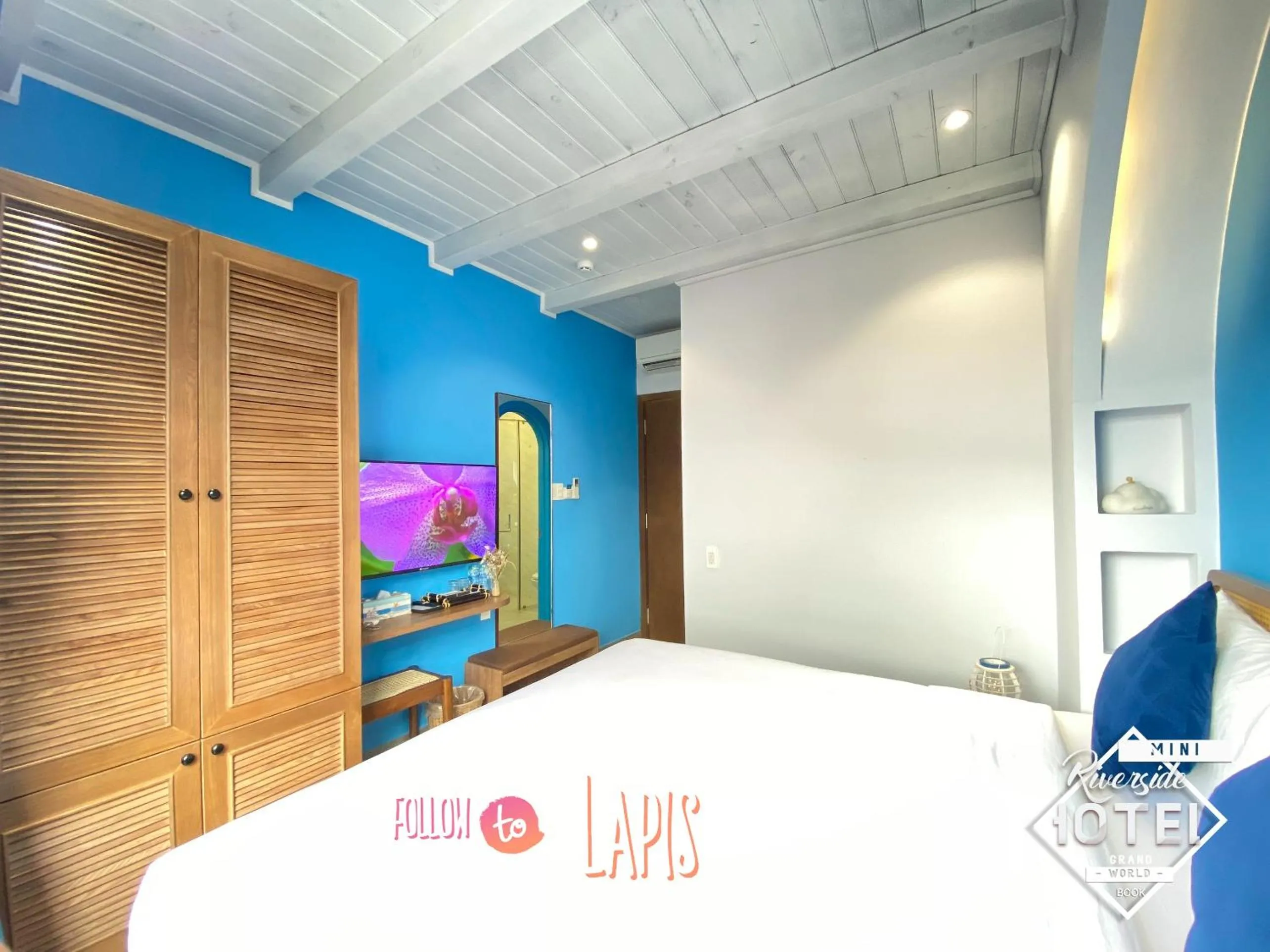 Bedroom, Bed in Riverside Mini Hotel Grand World Phu Quoc