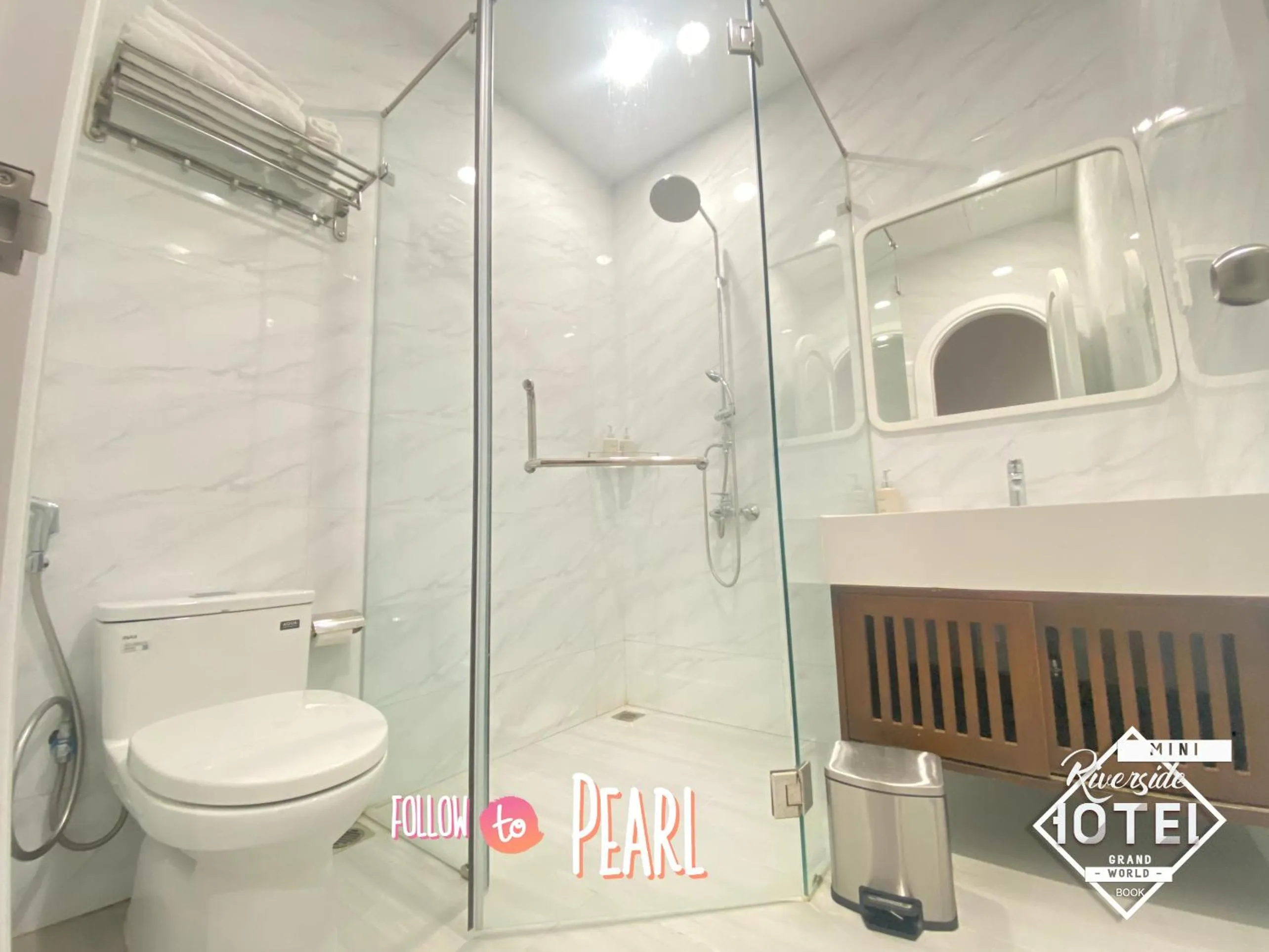 Shower in Riverside Mini Hotel Grand World Phu Quoc