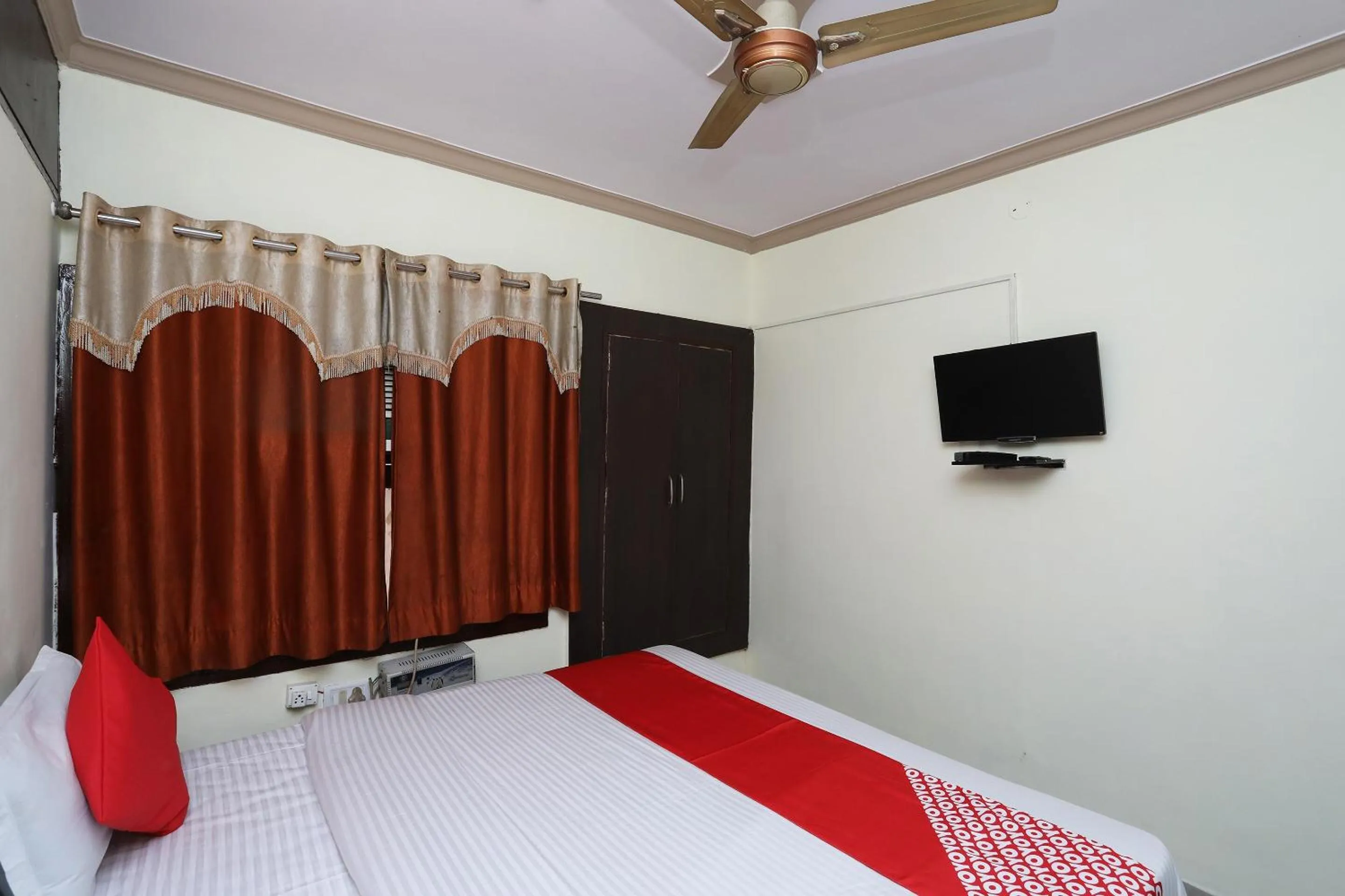 Bedroom, Bed in Hotel O Vanshika