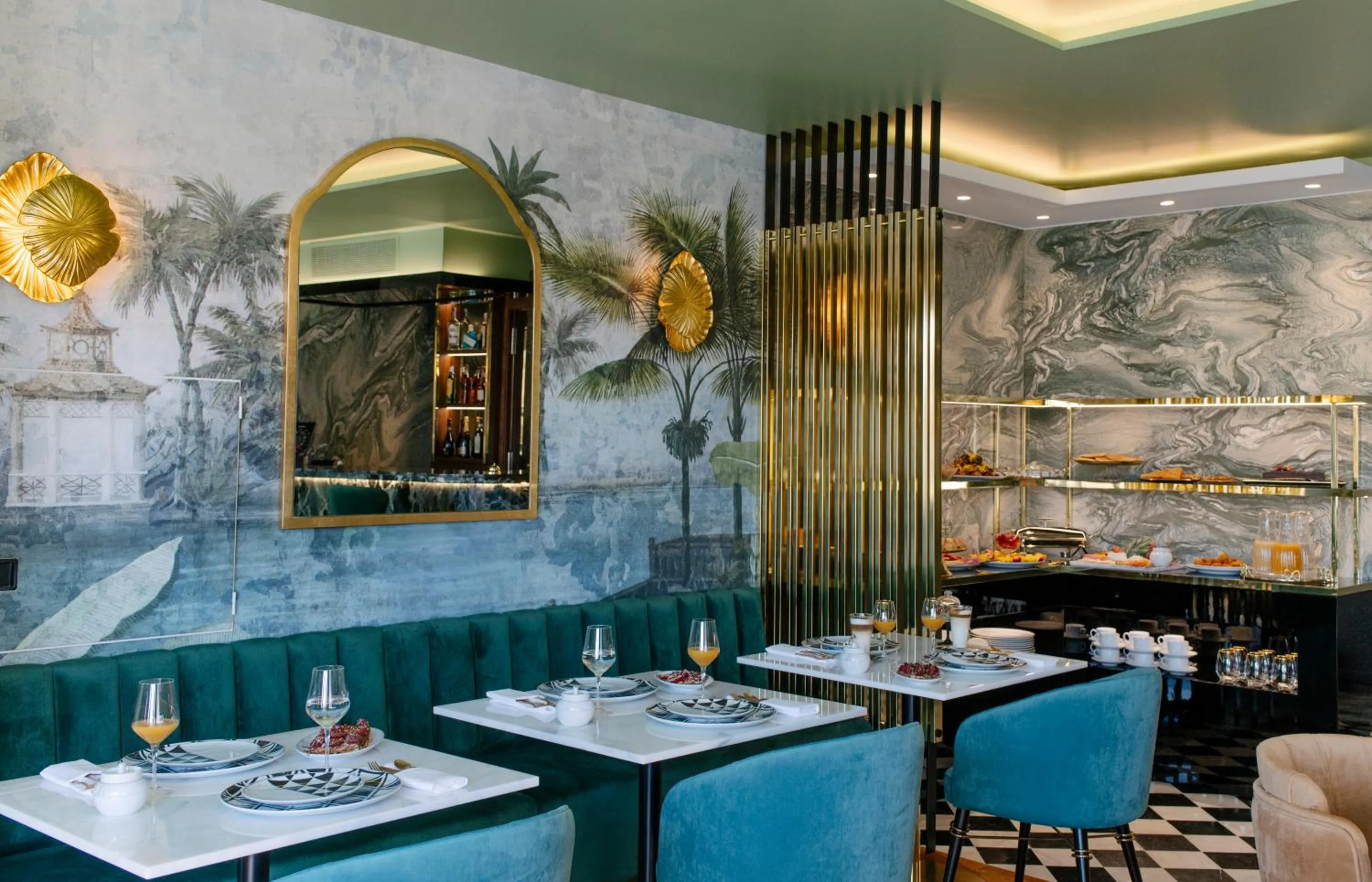 Breakfast in 1877 Estrela Palace