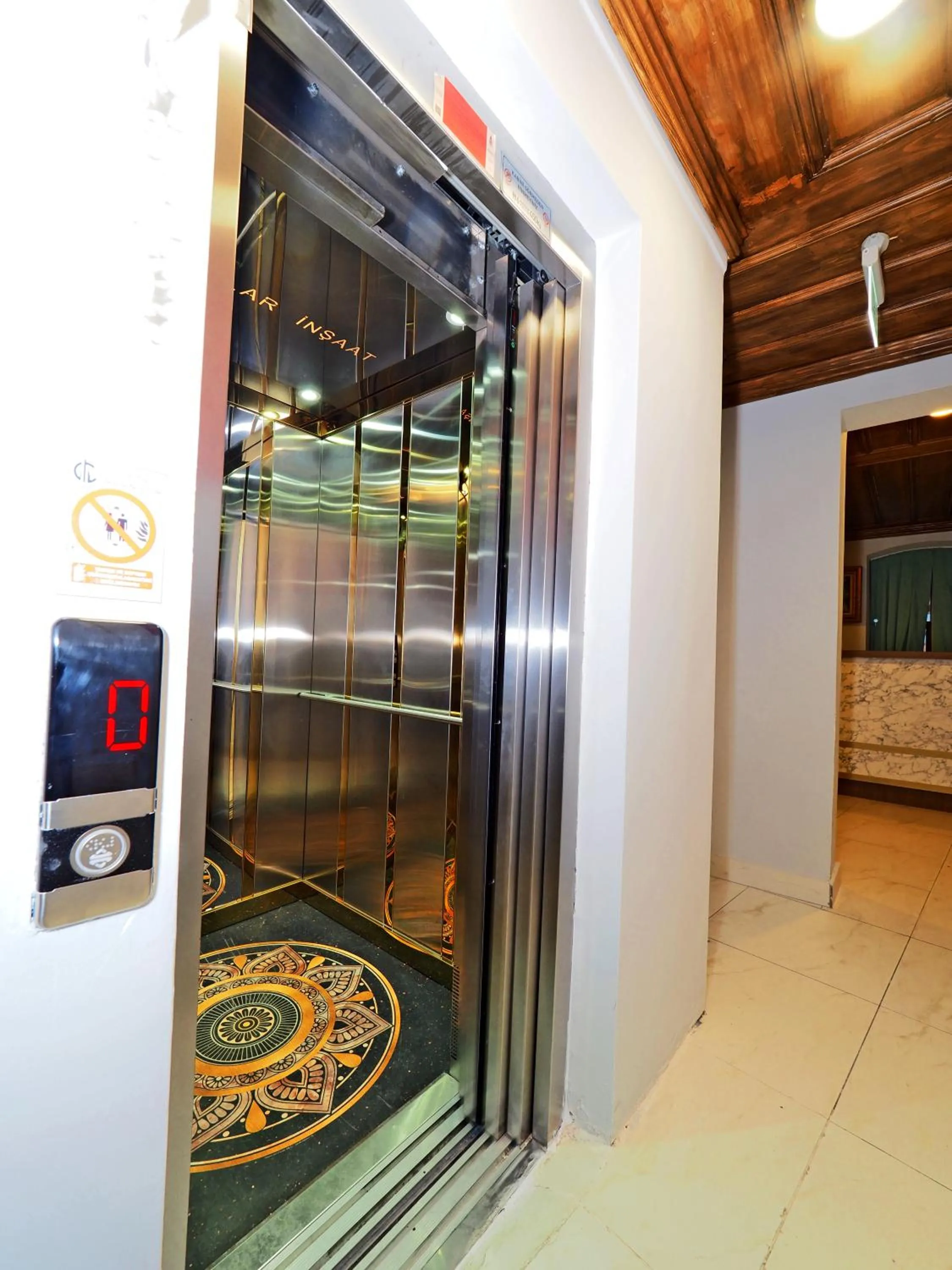 elevator in Taksim Estane Butik Otel