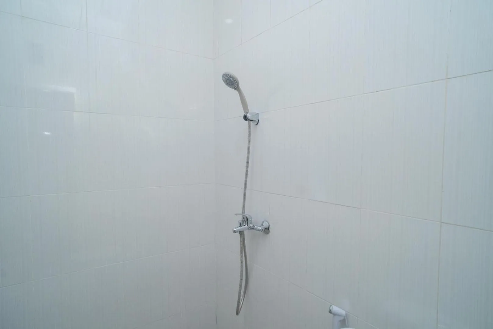 Bathroom in RedDoorz @ Jalan Gunung Talang Mahendradatta