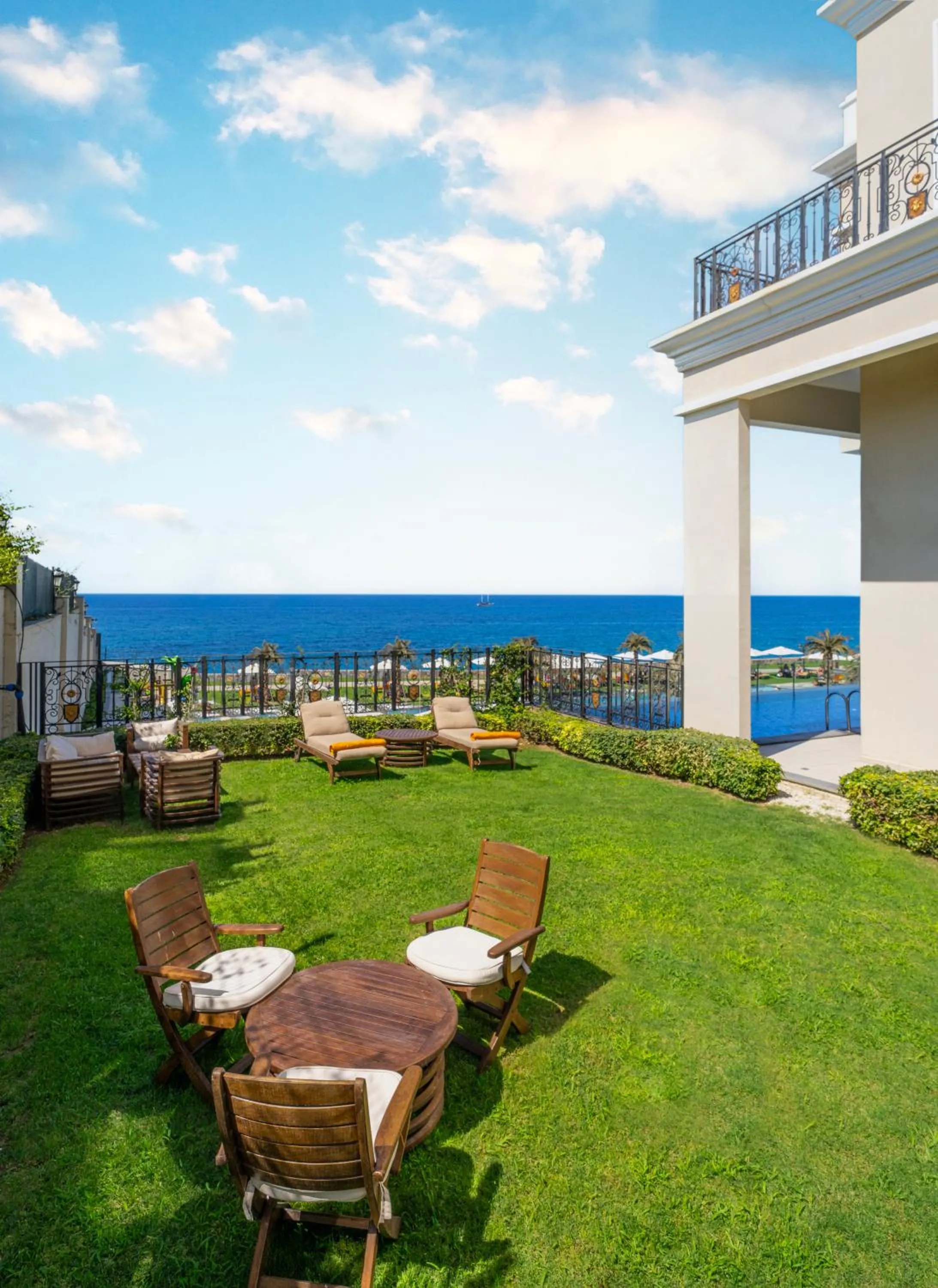 Garden in Kaya Palazzo Resort & Casino