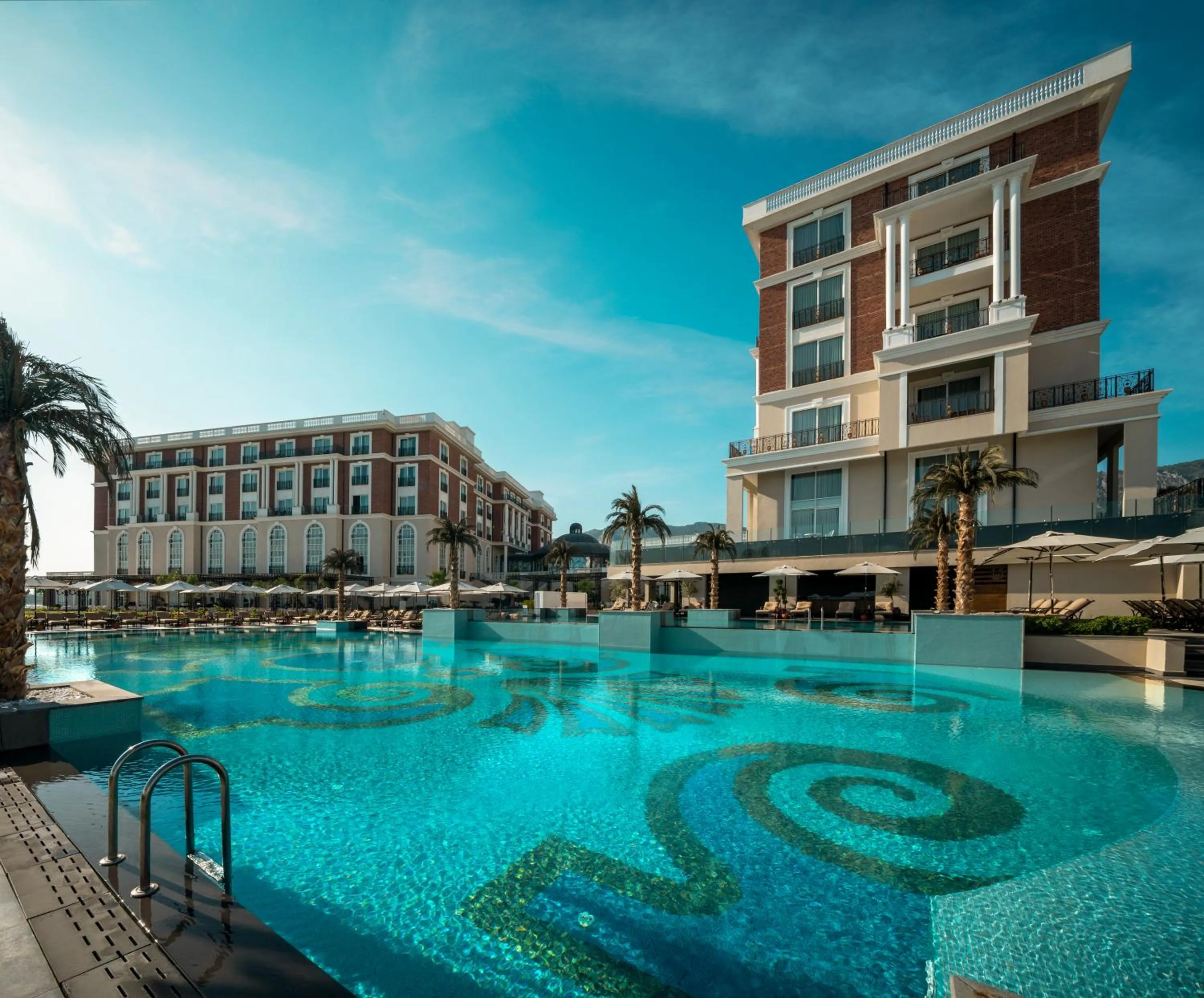 Swimming pool in Kaya Palazzo Resort & Casino