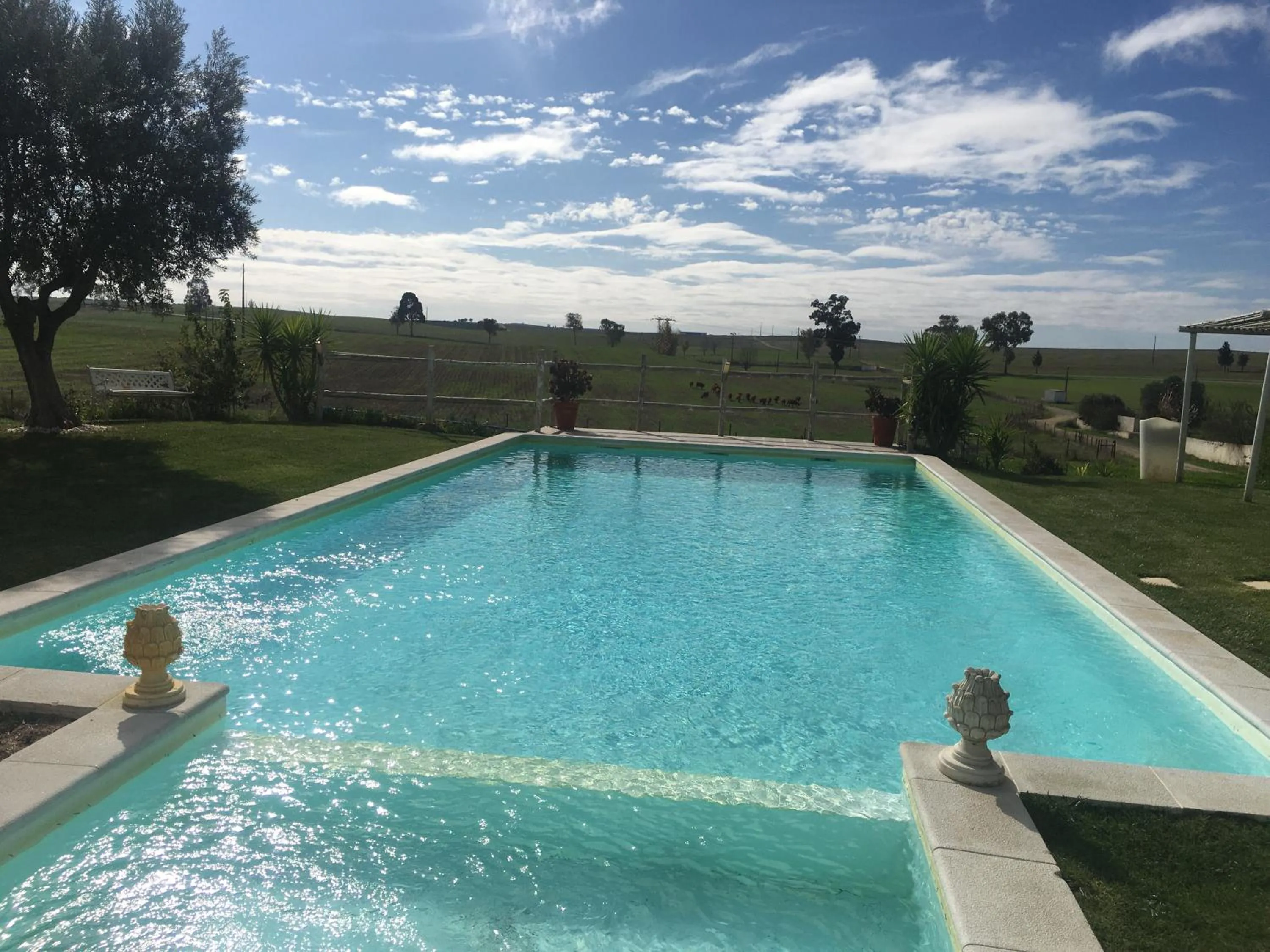 Pool view in Monte dos Poços