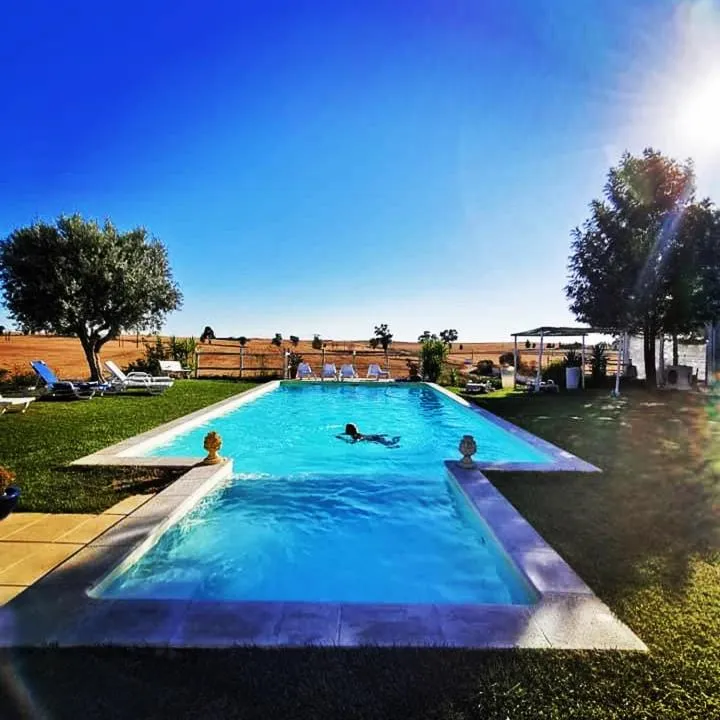 Swimming pool in Monte dos Poços