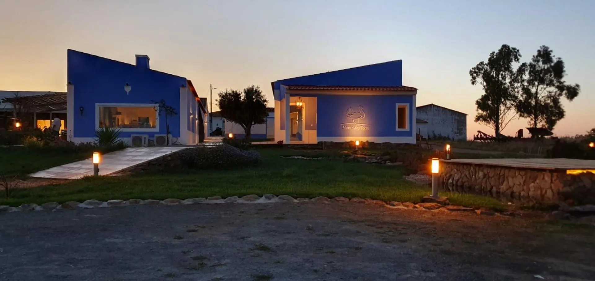 Property building in Monte dos Poços