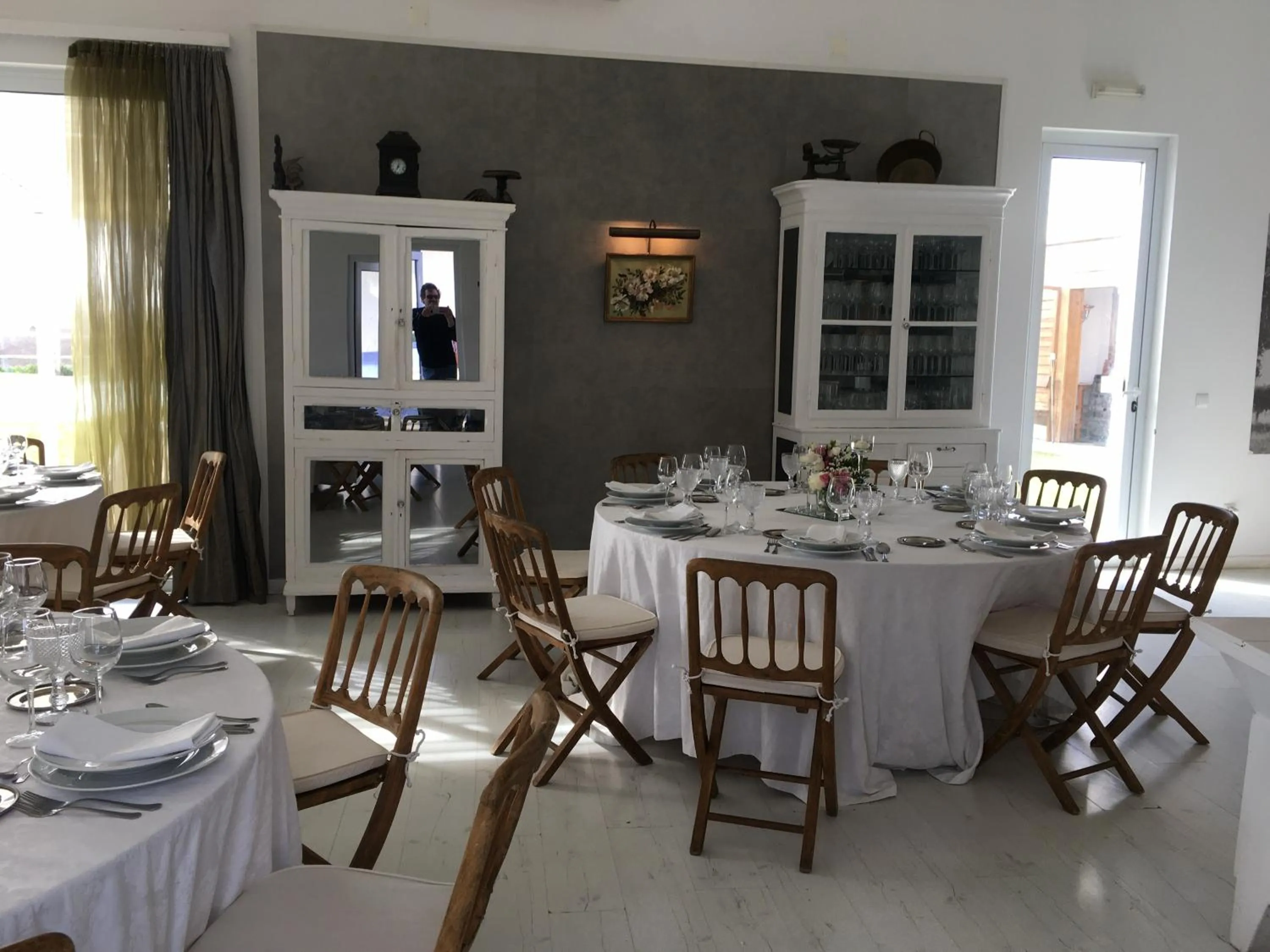 Restaurant/places to eat in Monte dos Poços