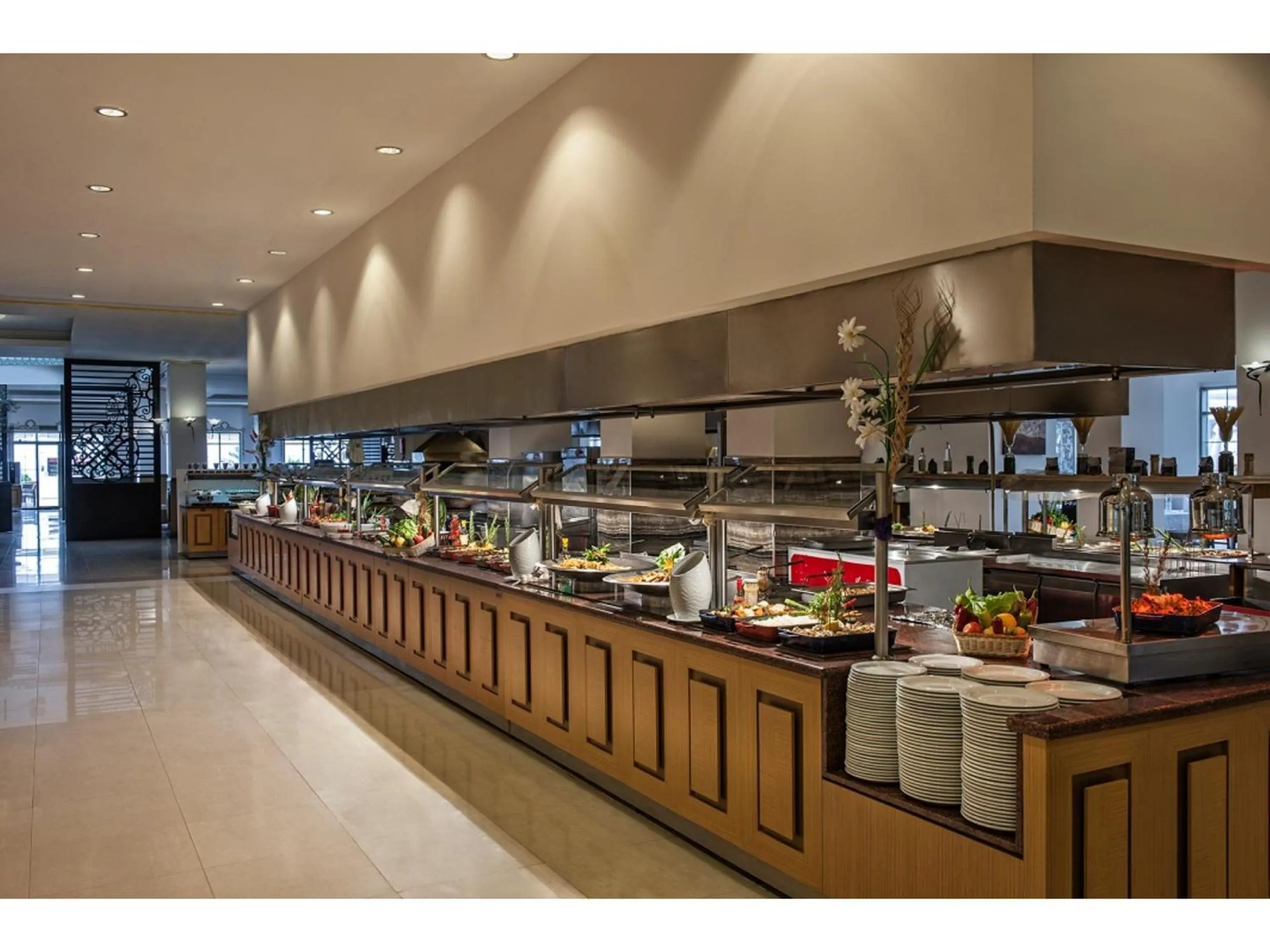 Restaurant/places to eat in Kaya Artemis Resort & Casino