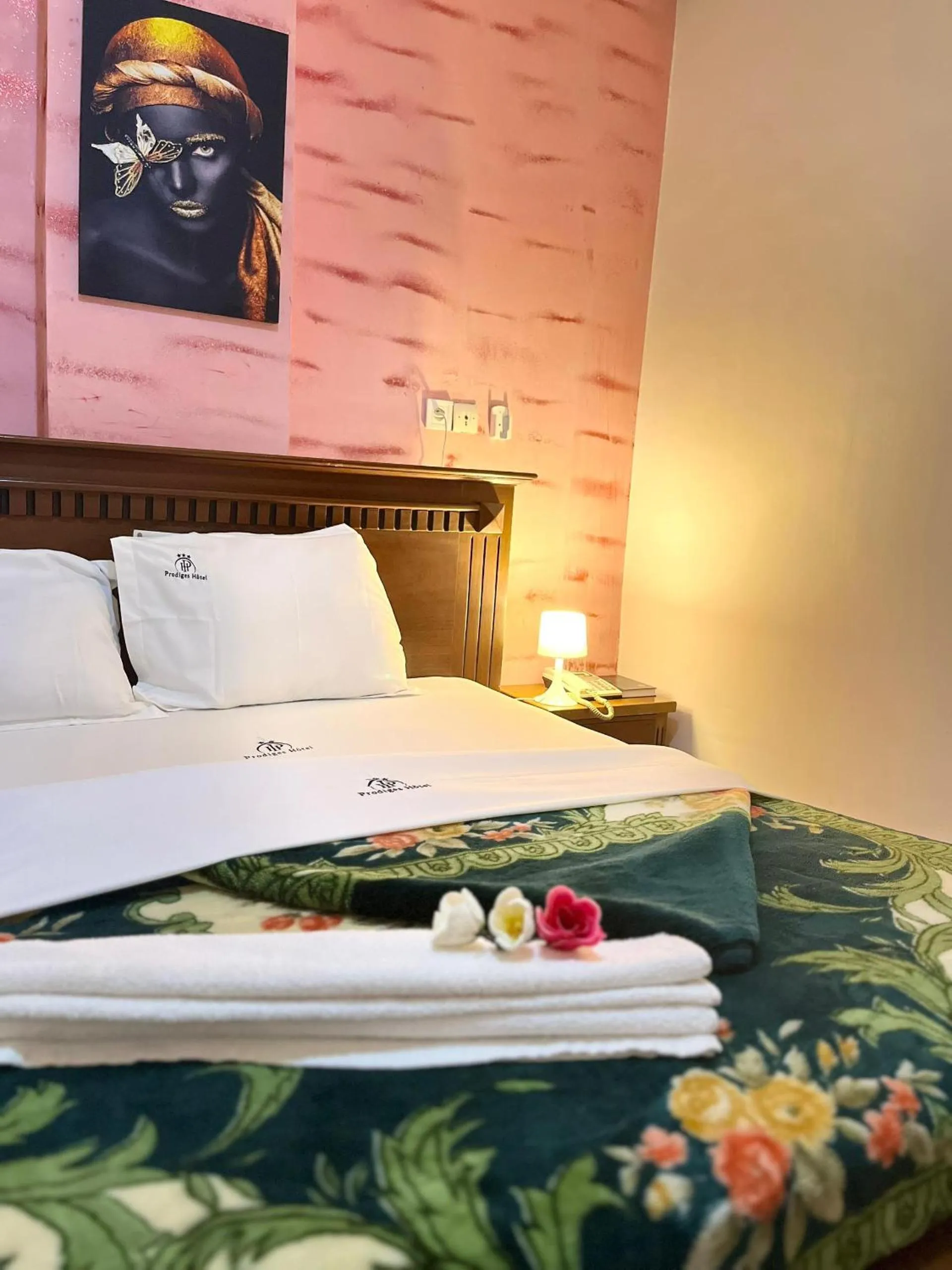 Bed in Prodiges Hôtel