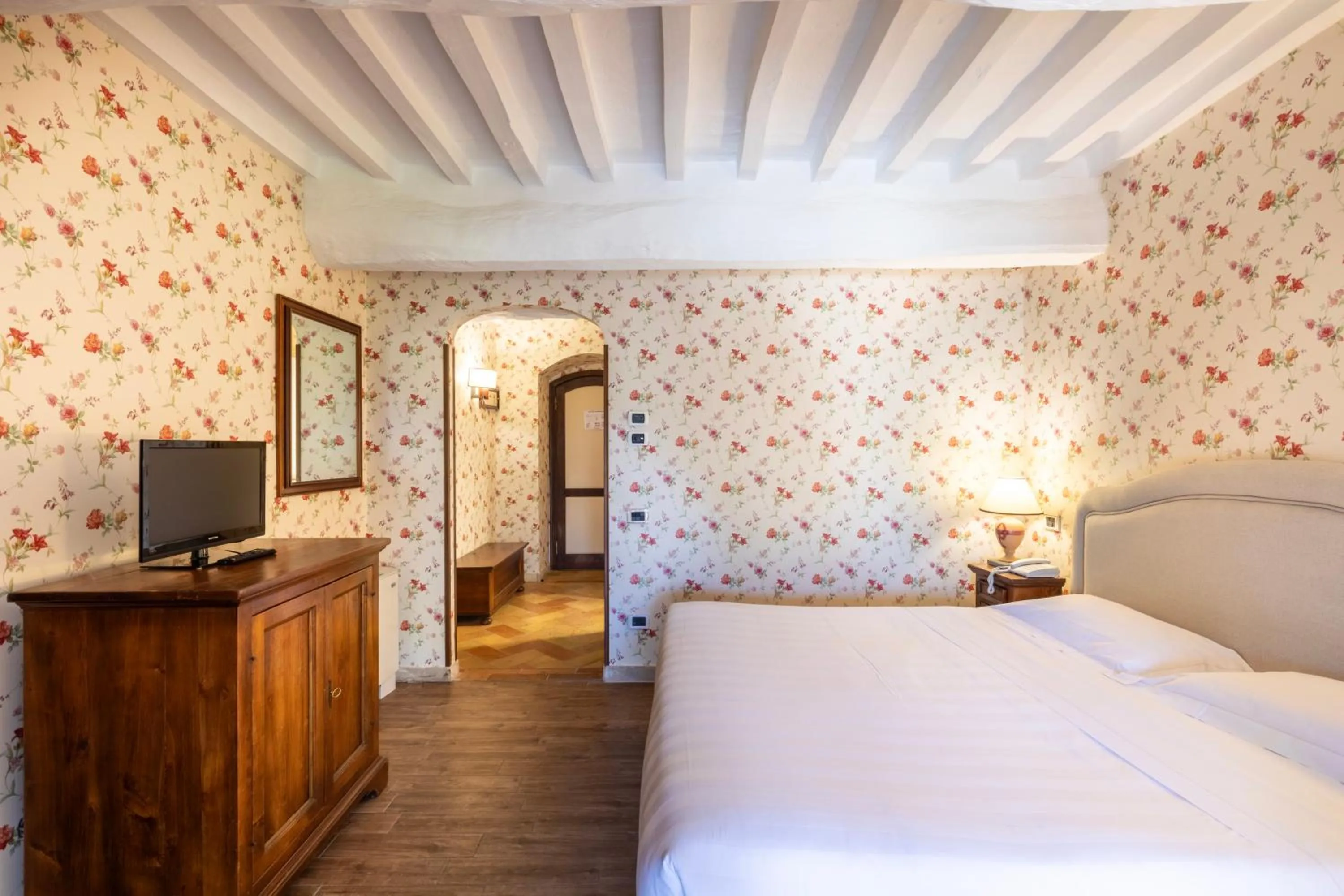 Bedroom, Bed in Relais Il Canalicchio Country Resort & SPA