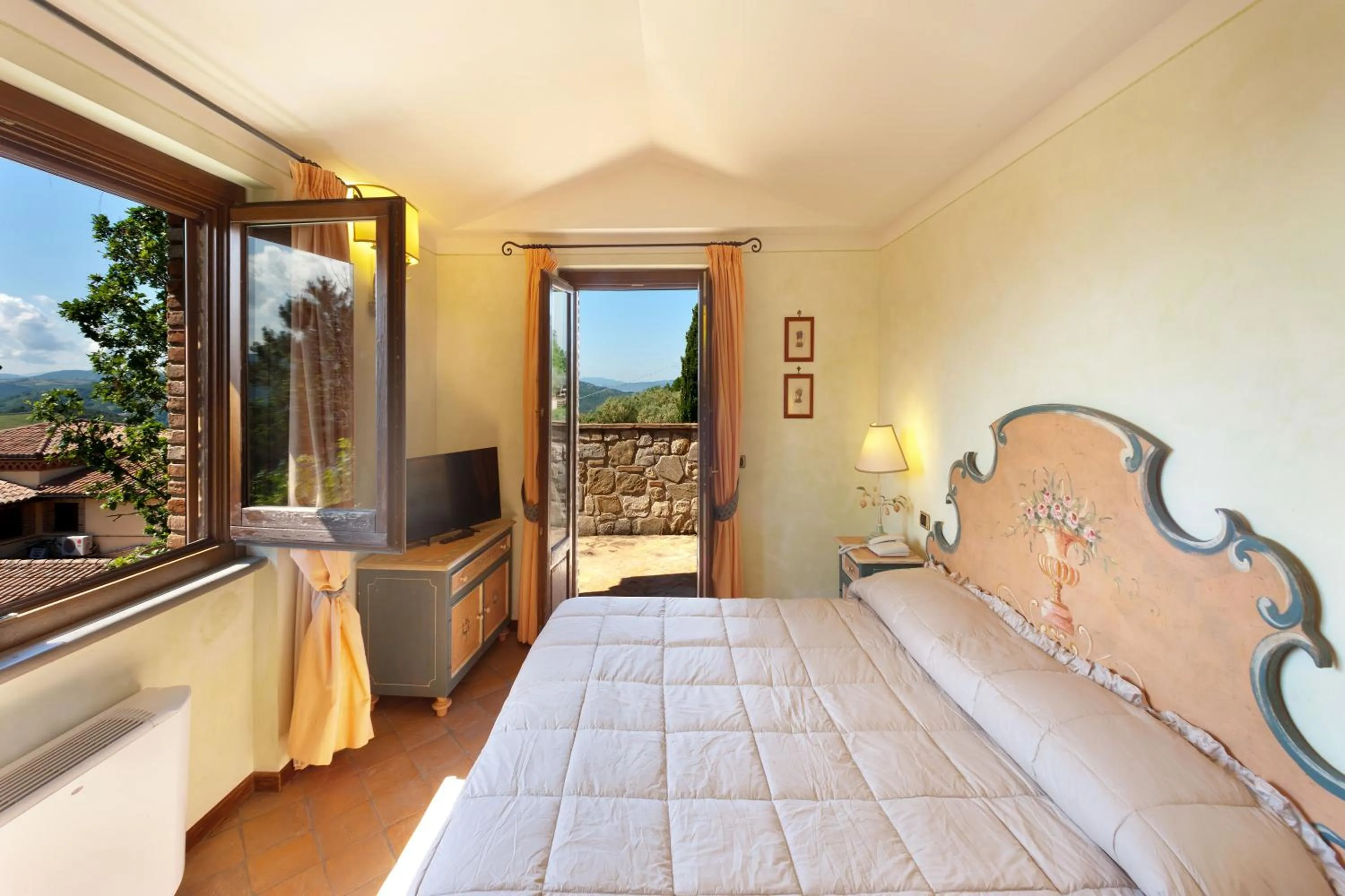 Bedroom, Bed in Relais Il Canalicchio Country Resort & SPA