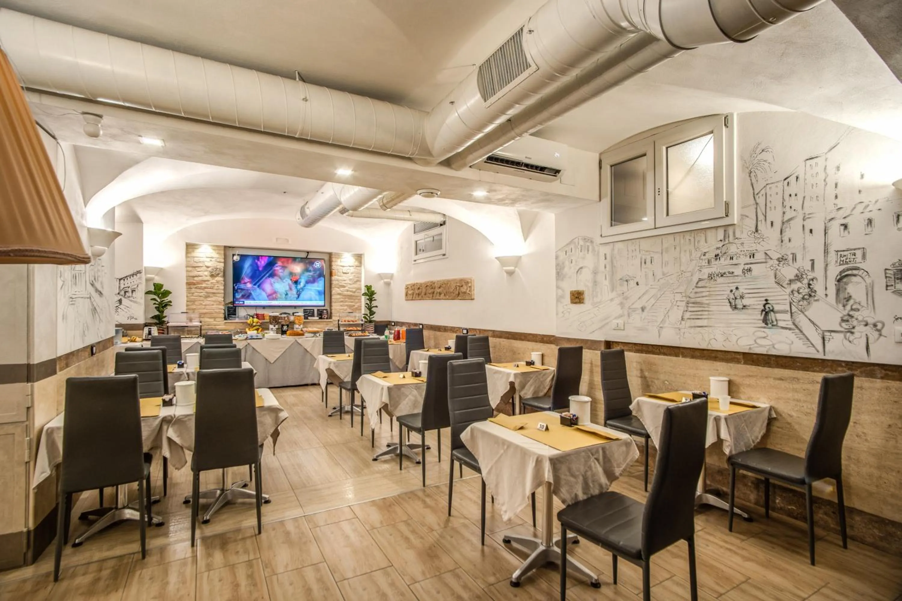 Restaurant/places to eat in Hotel Centro Cavour Roma