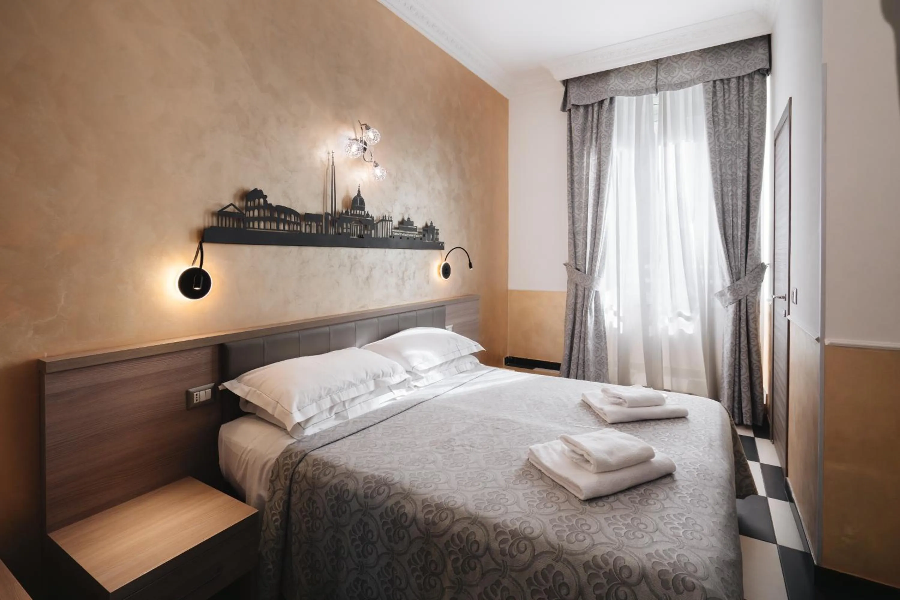 Photo of the whole room, Bed in Hotel Centro Cavour Roma