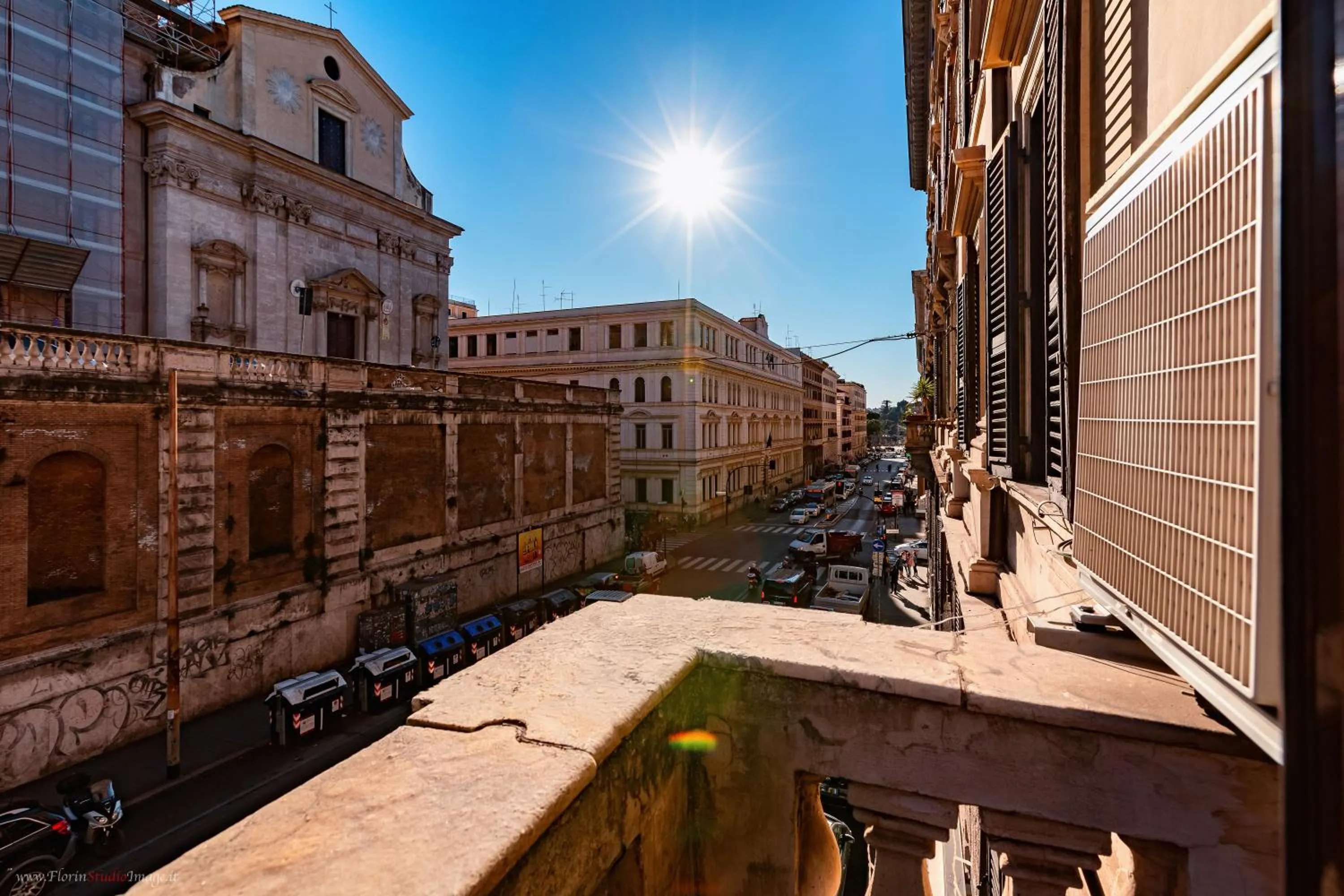 Street view in Hotel Centro Cavour Roma