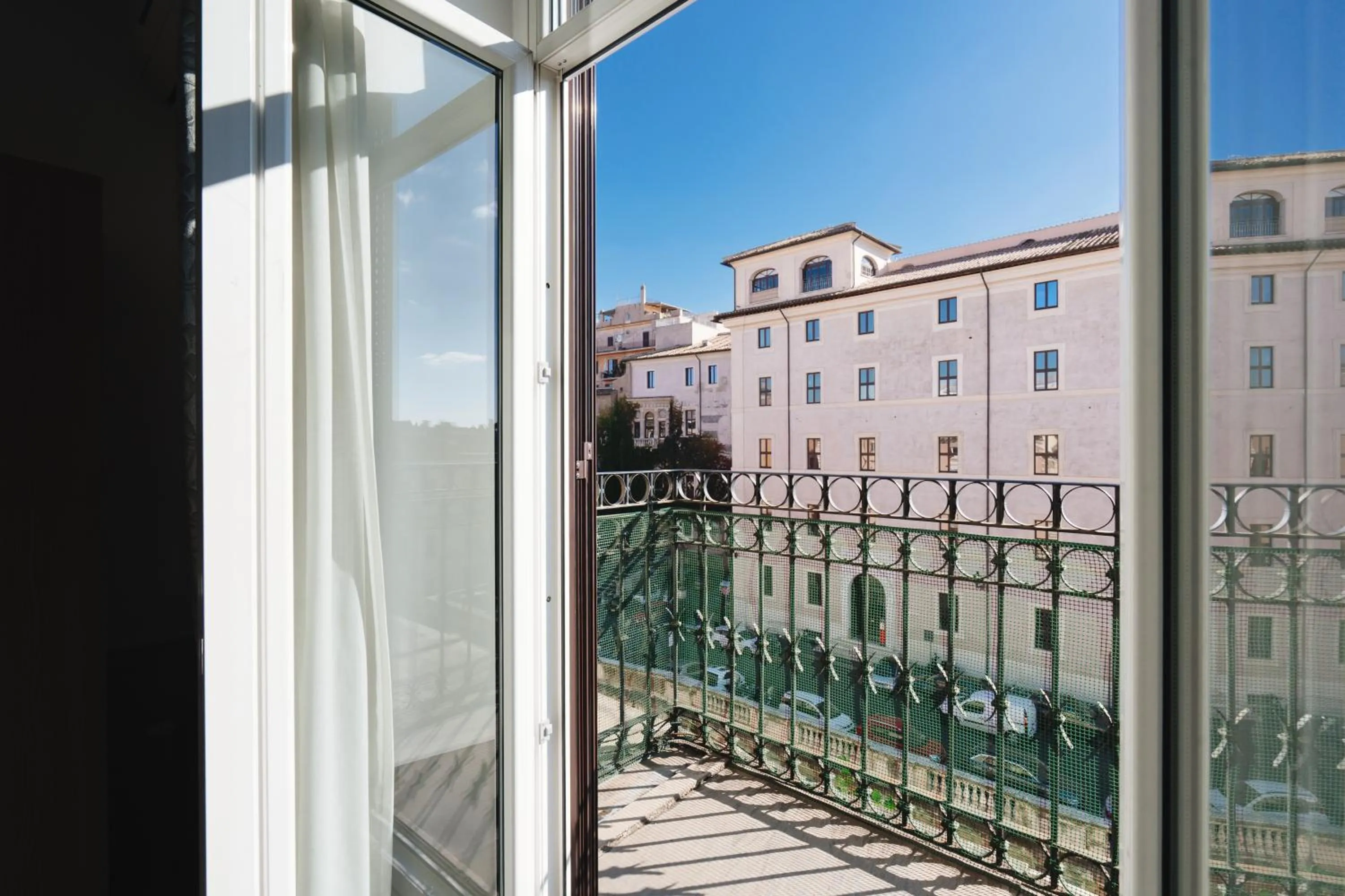 Property building in Hotel Centro Cavour Roma