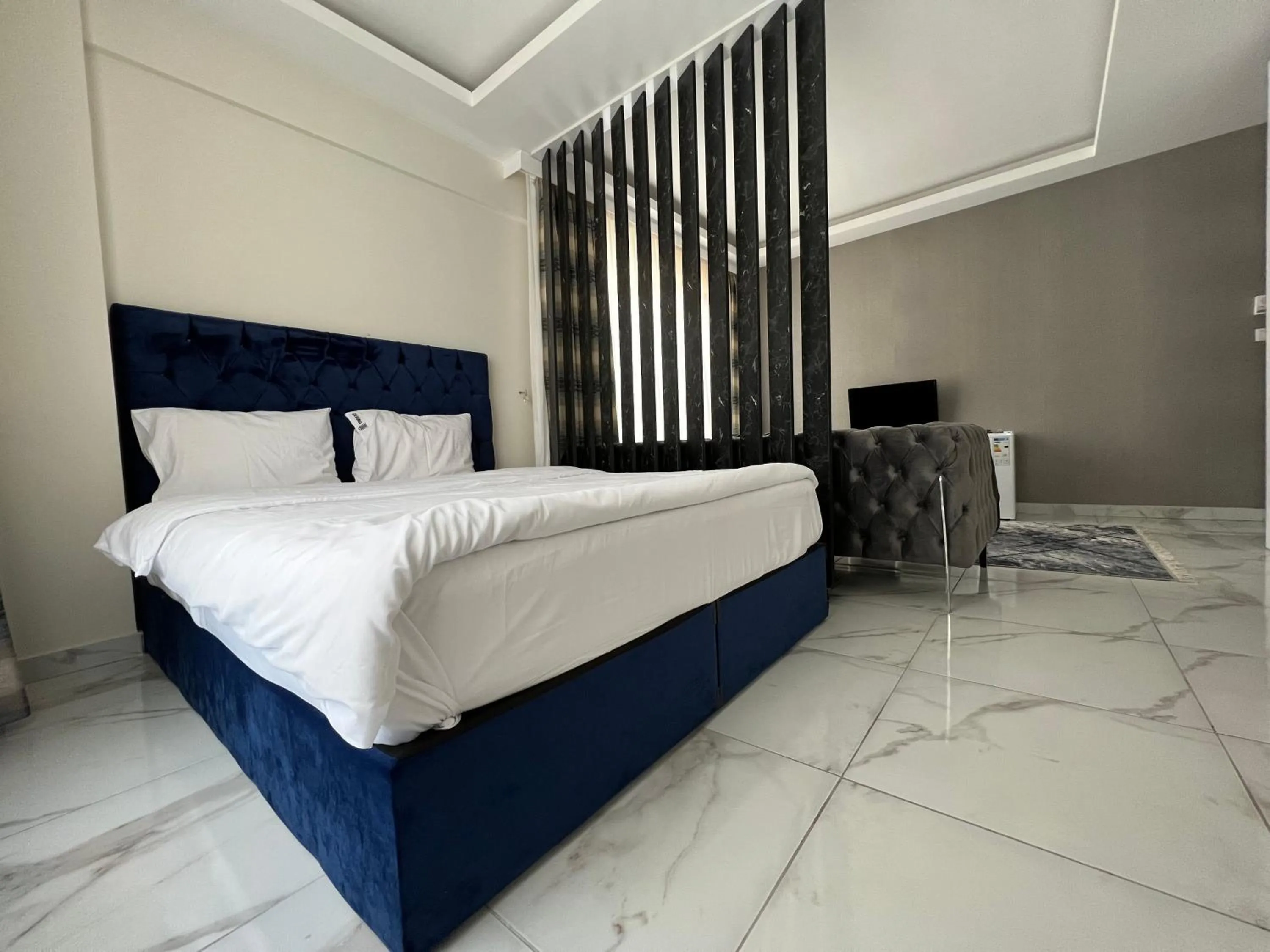 Photo of the whole room in Tower352