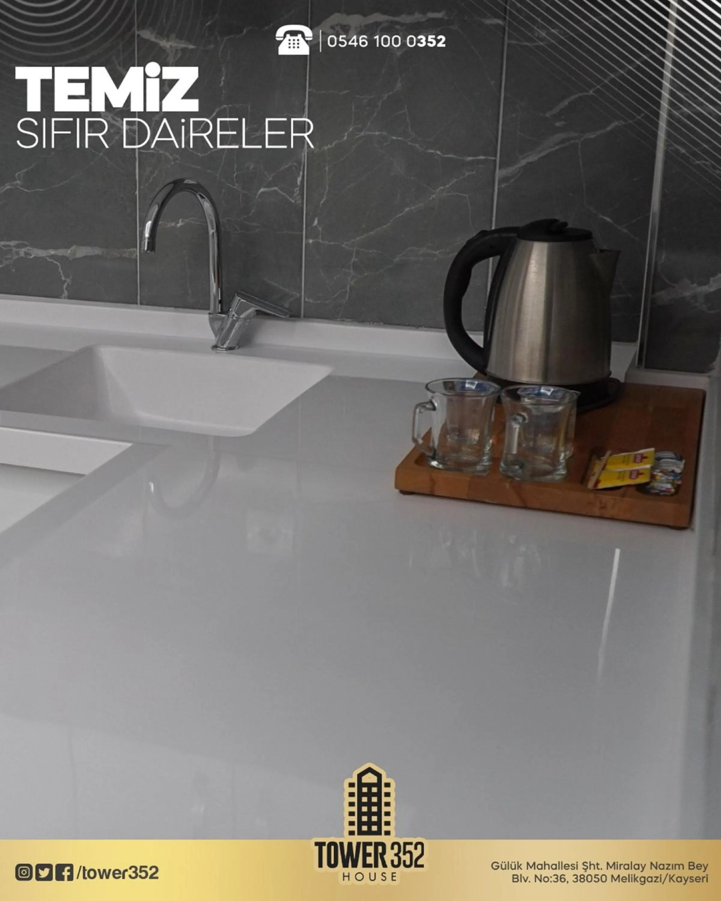 Kitchen or kitchenette in Tower352