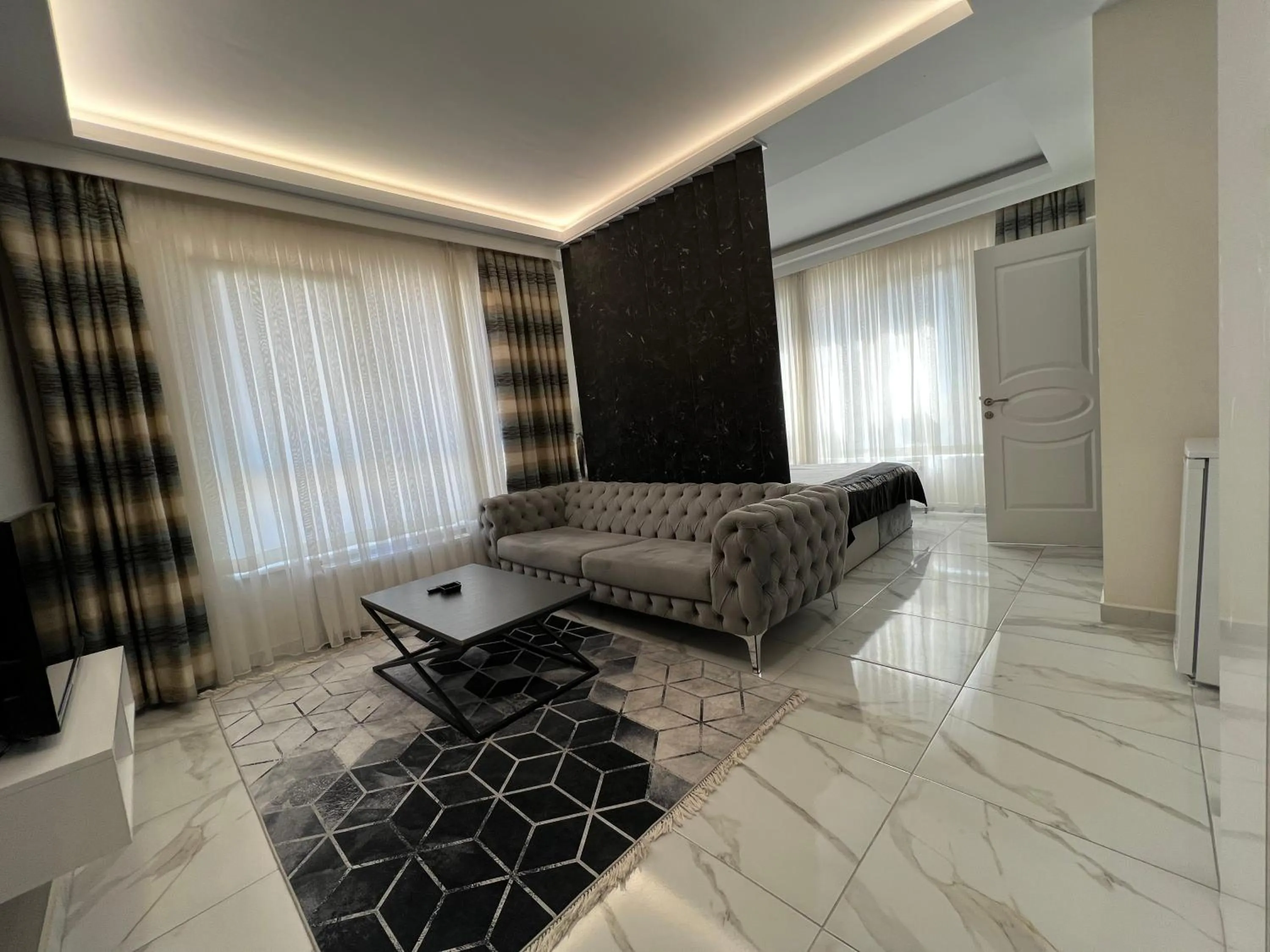 Photo of the whole room in Tower352