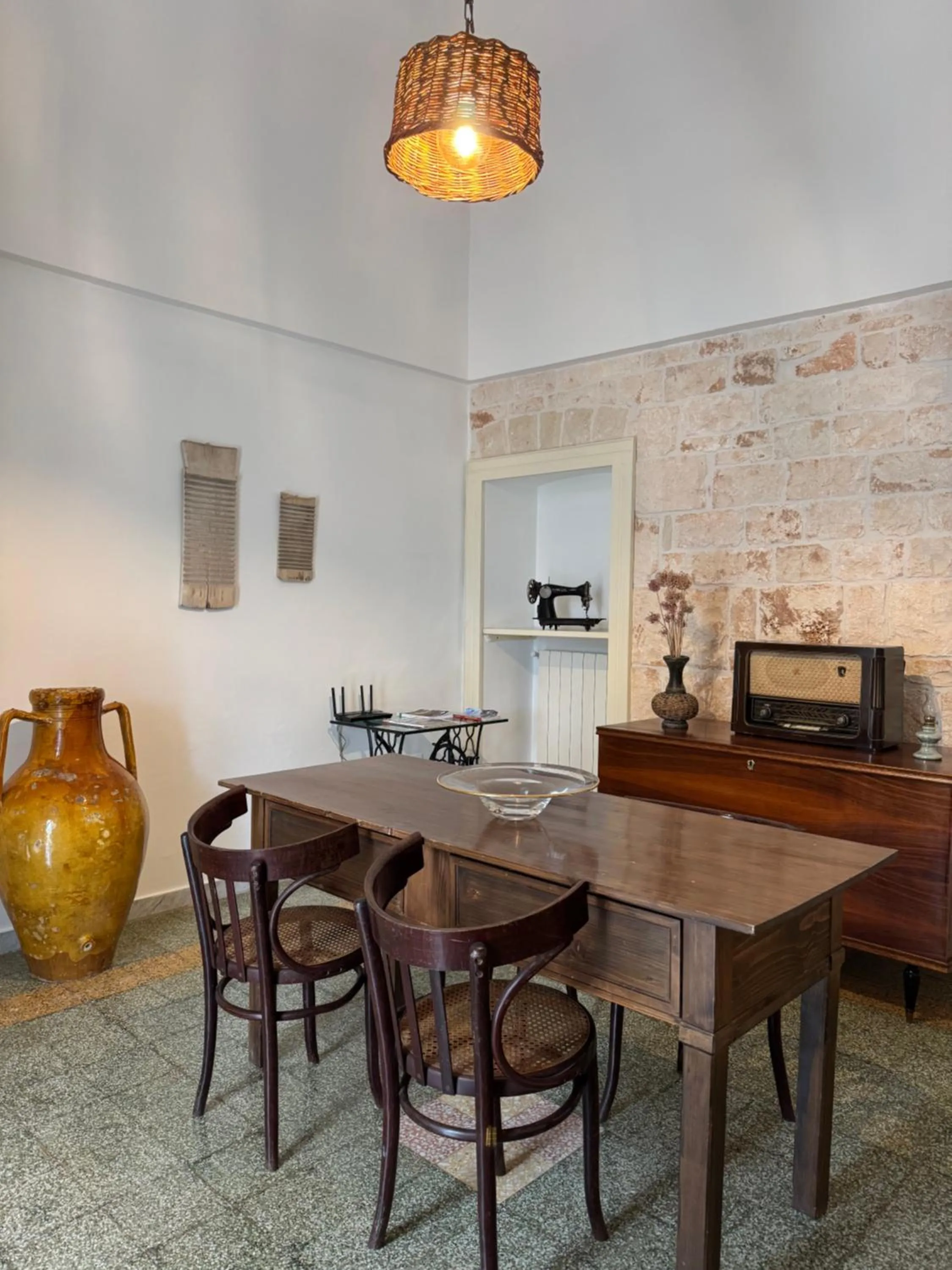 Dining area in La Casèdde