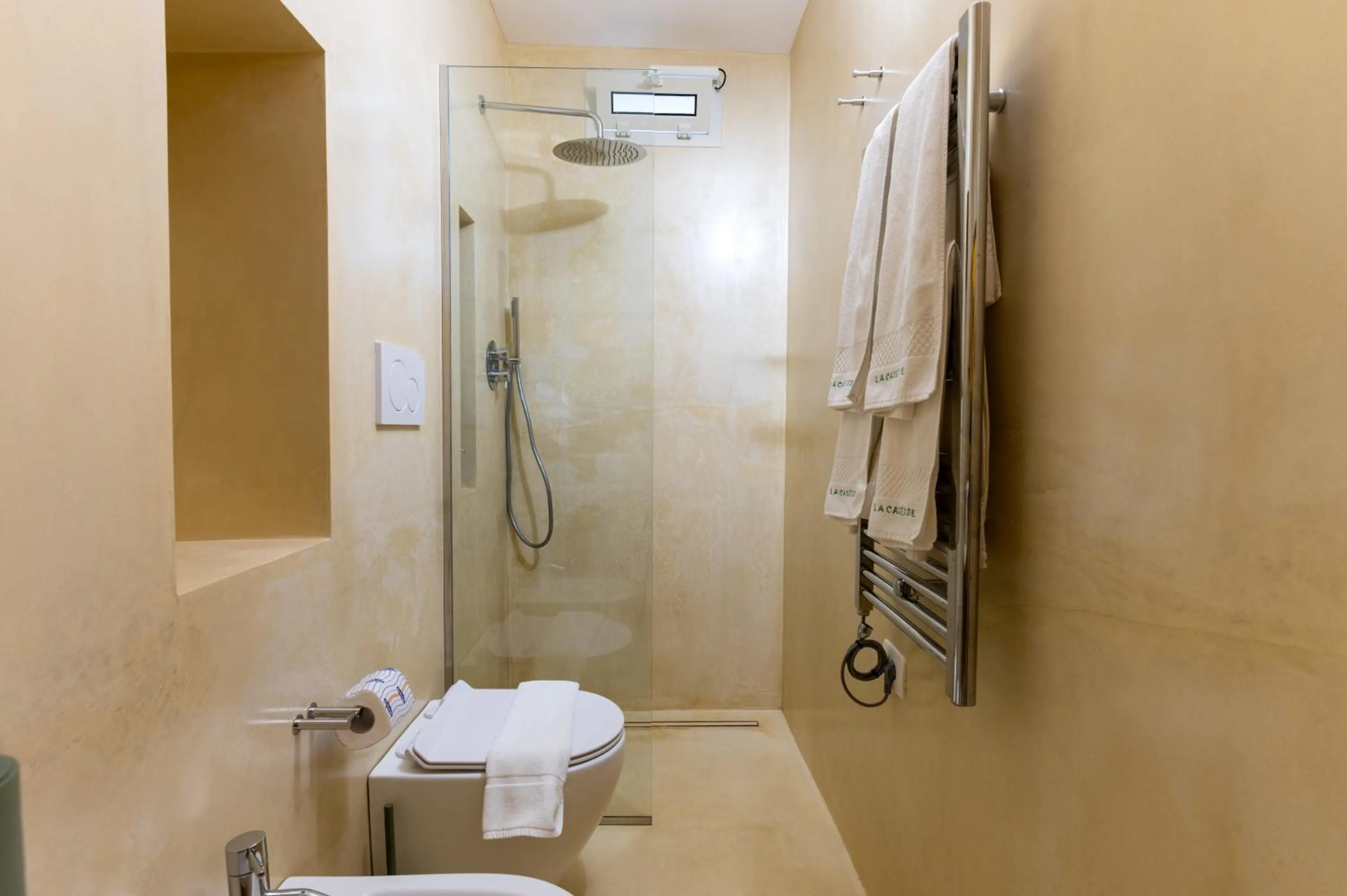 Toilet in La Casèdde