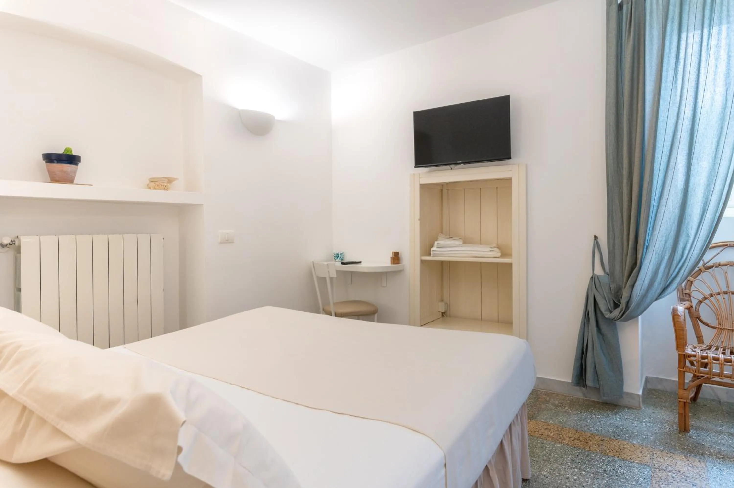 Bathroom, Bed in La Casèdde