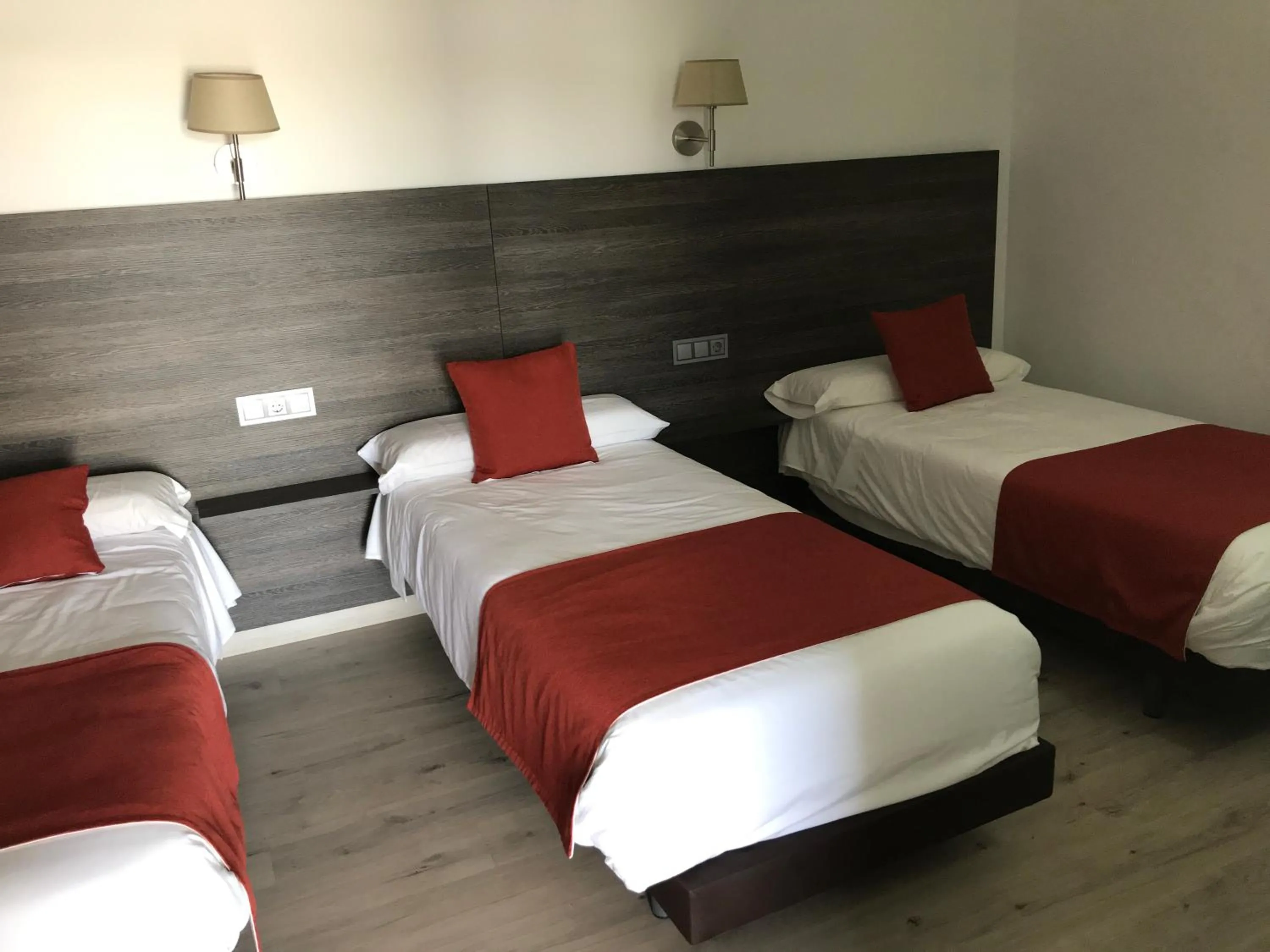 Bed in Hotel Restaurante Santa Cruz