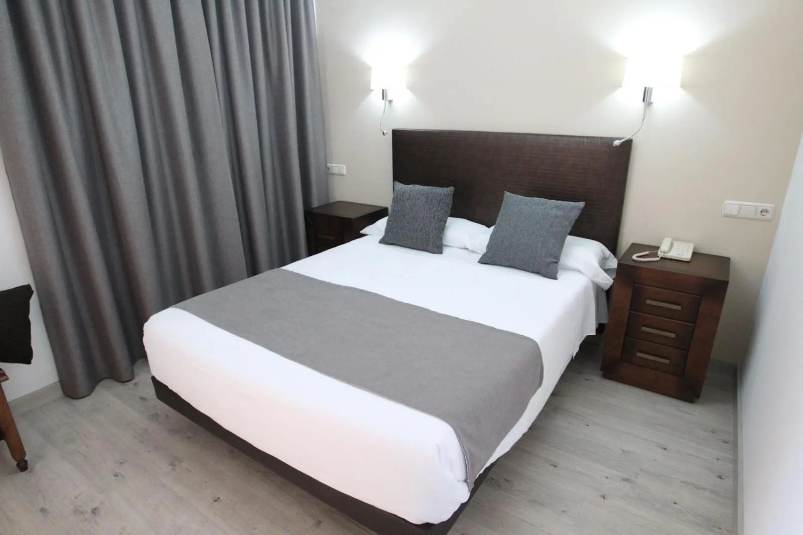 Bed in Hotel Restaurante Santa Cruz