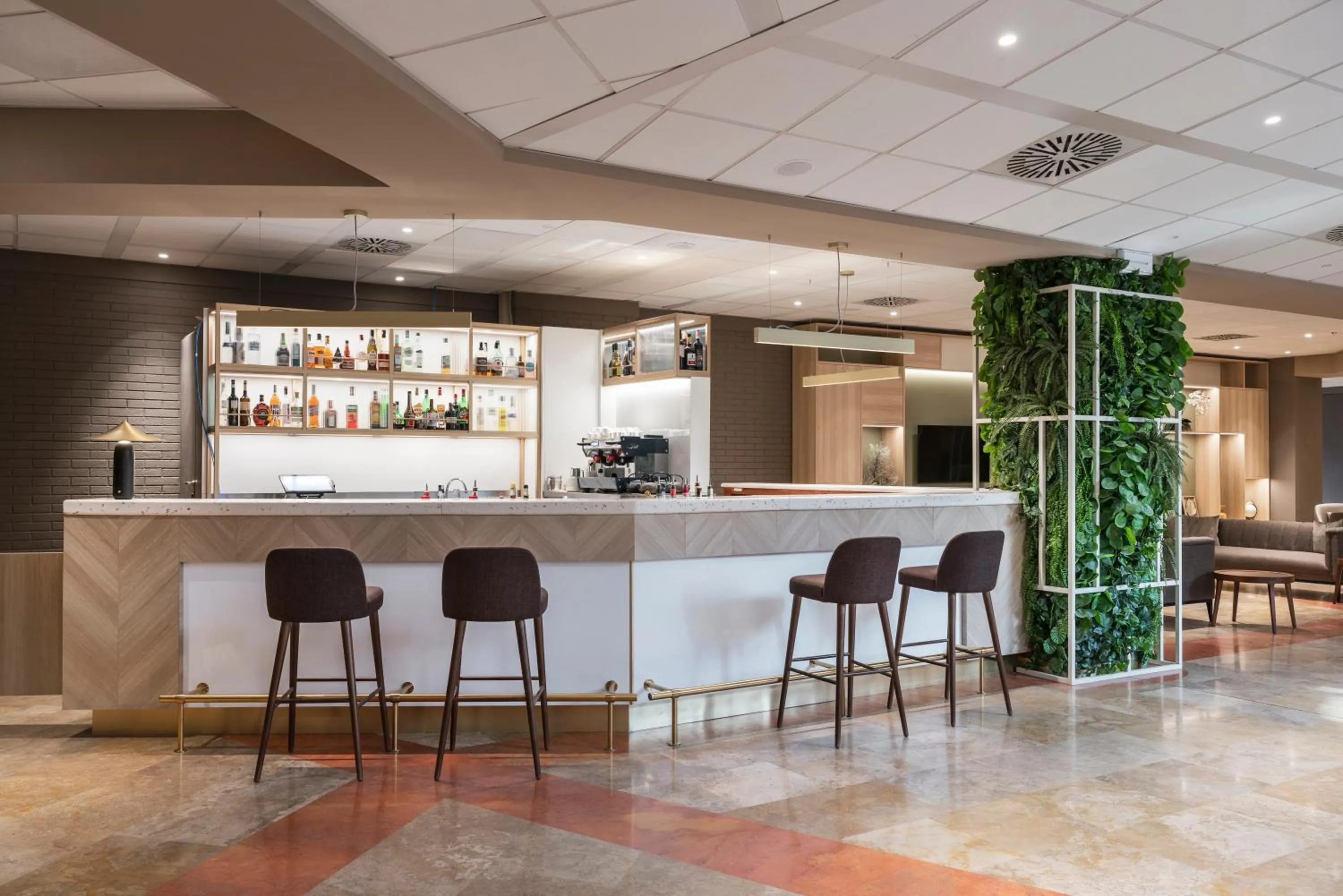 Lounge or bar in Hilton Garden Inn Bologna North