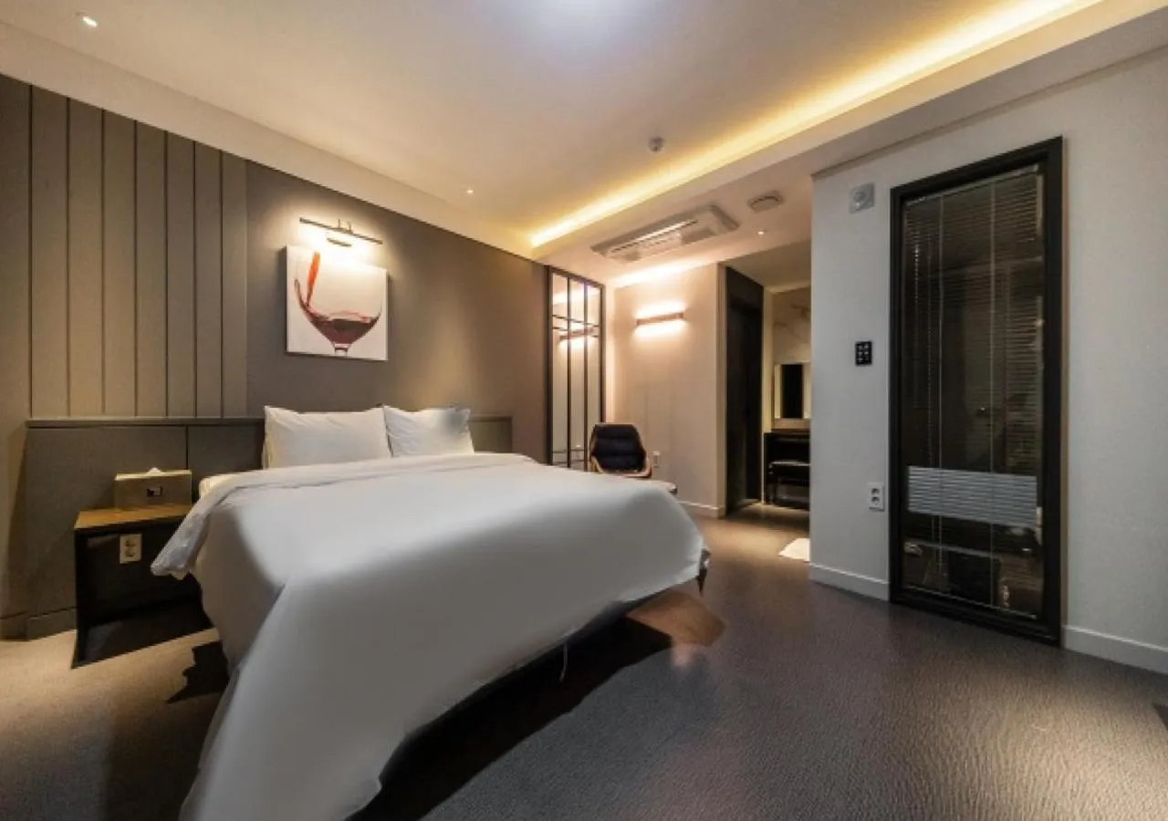 Photo of the whole room, Bed in West In Hotel Yeosu