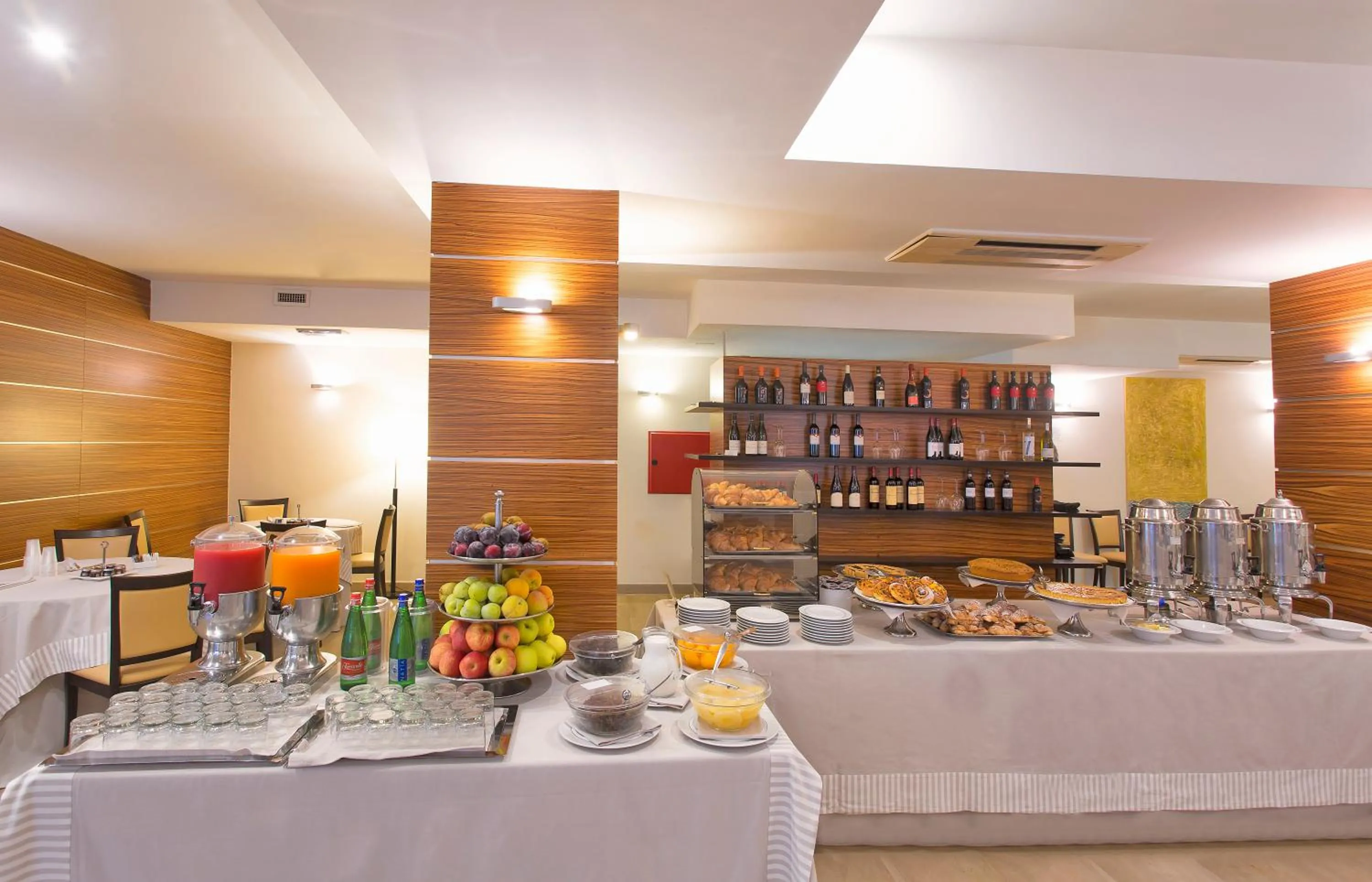 Buffet breakfast in Virgilio Grand Hotel