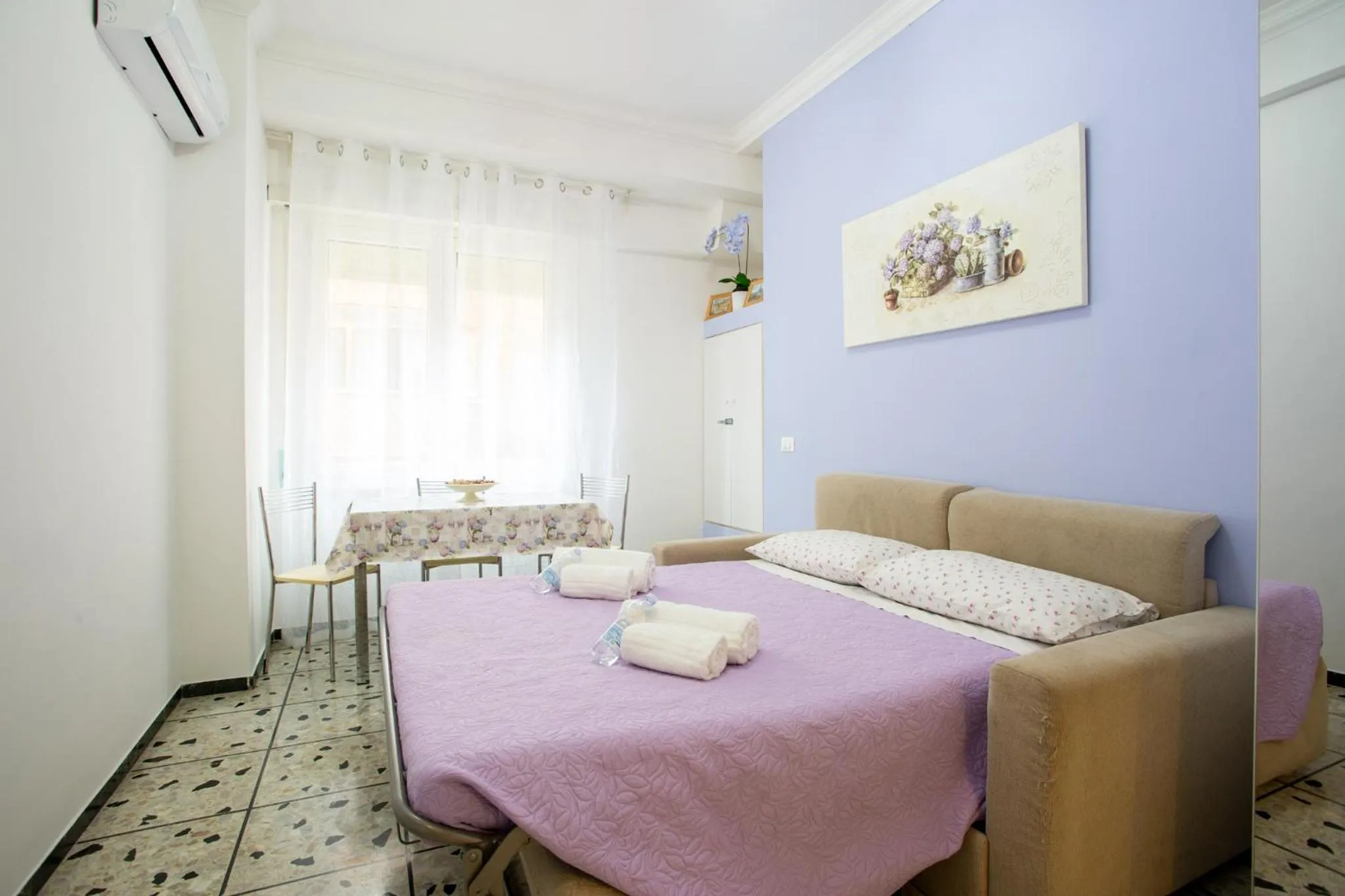 Bed in Vatican Station
