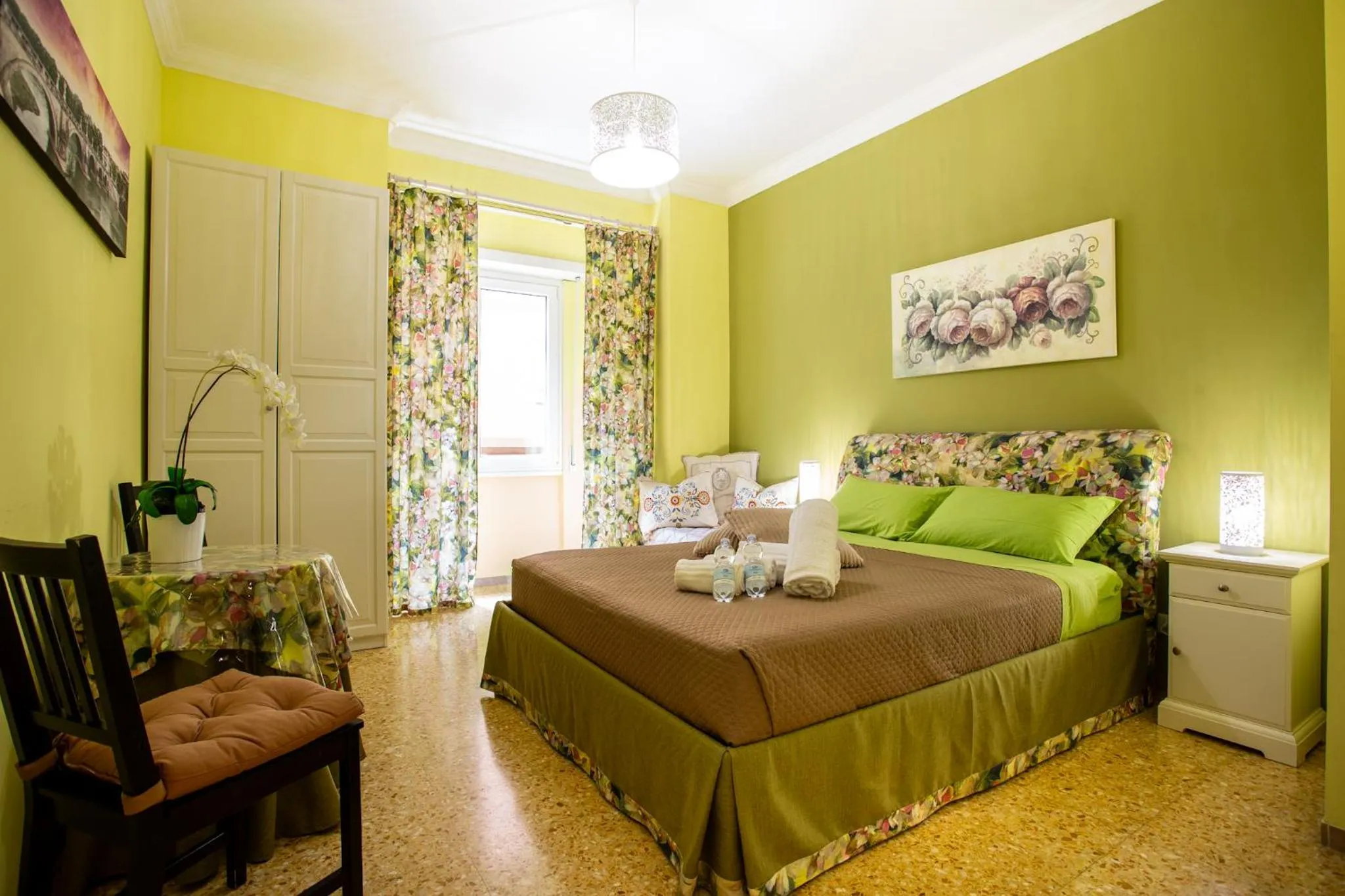 Bed in Vatican Station