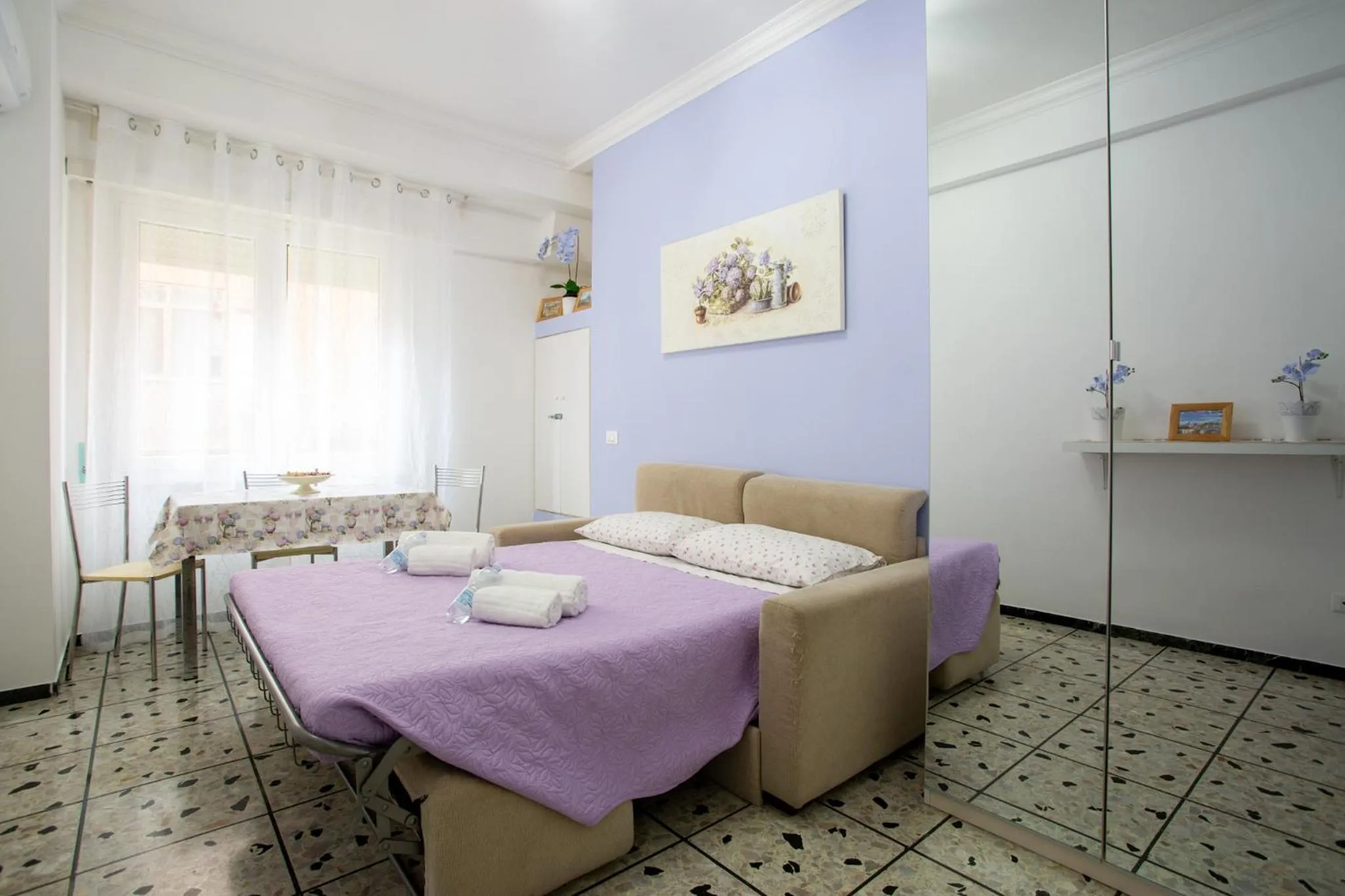 Bed in Vatican Station