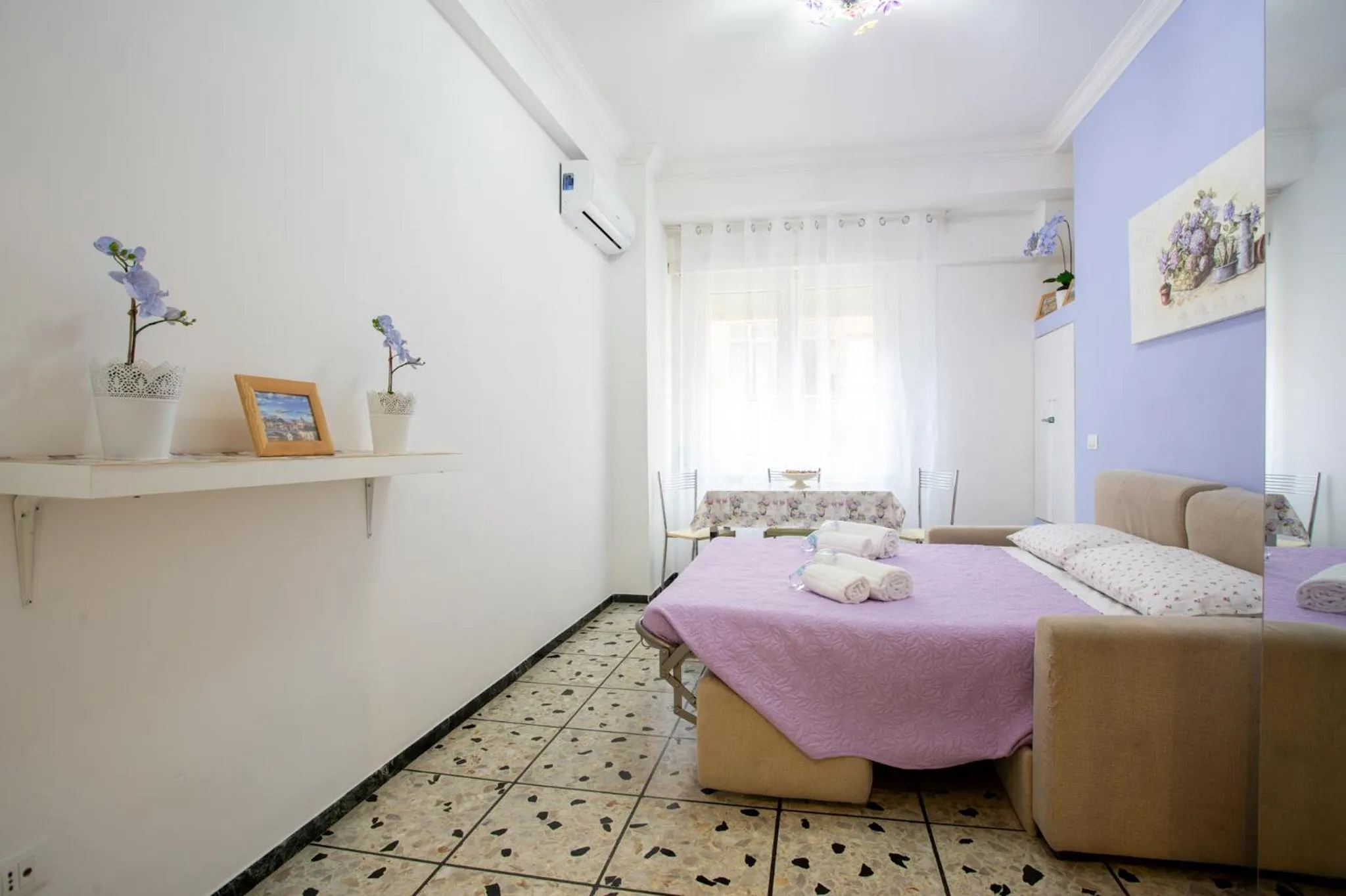 Bed in Vatican Station