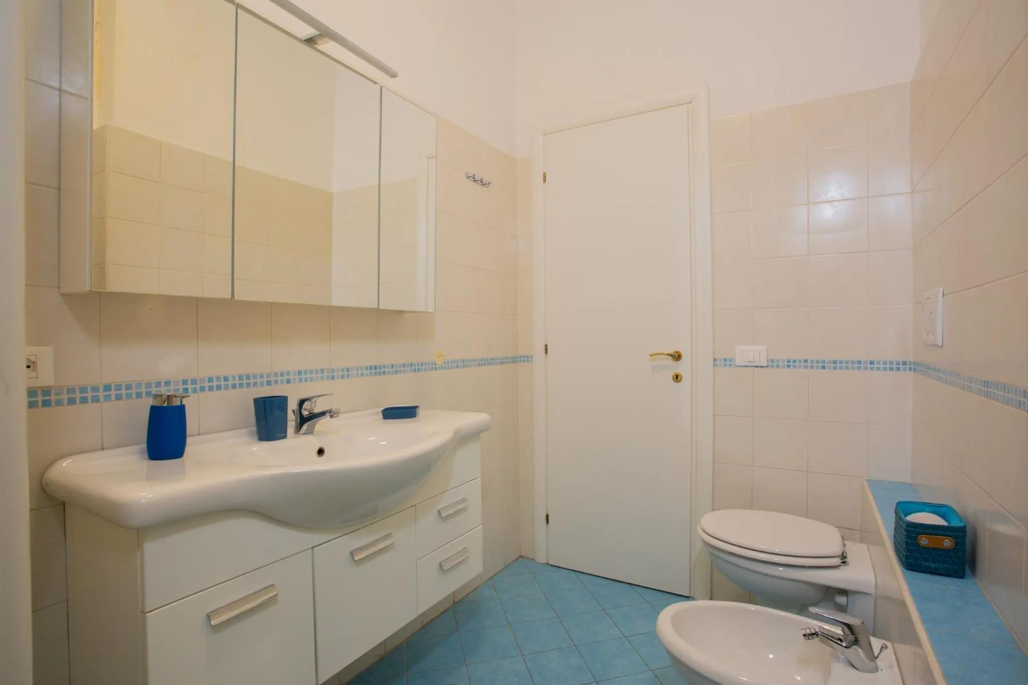 Shower in Vatican Station