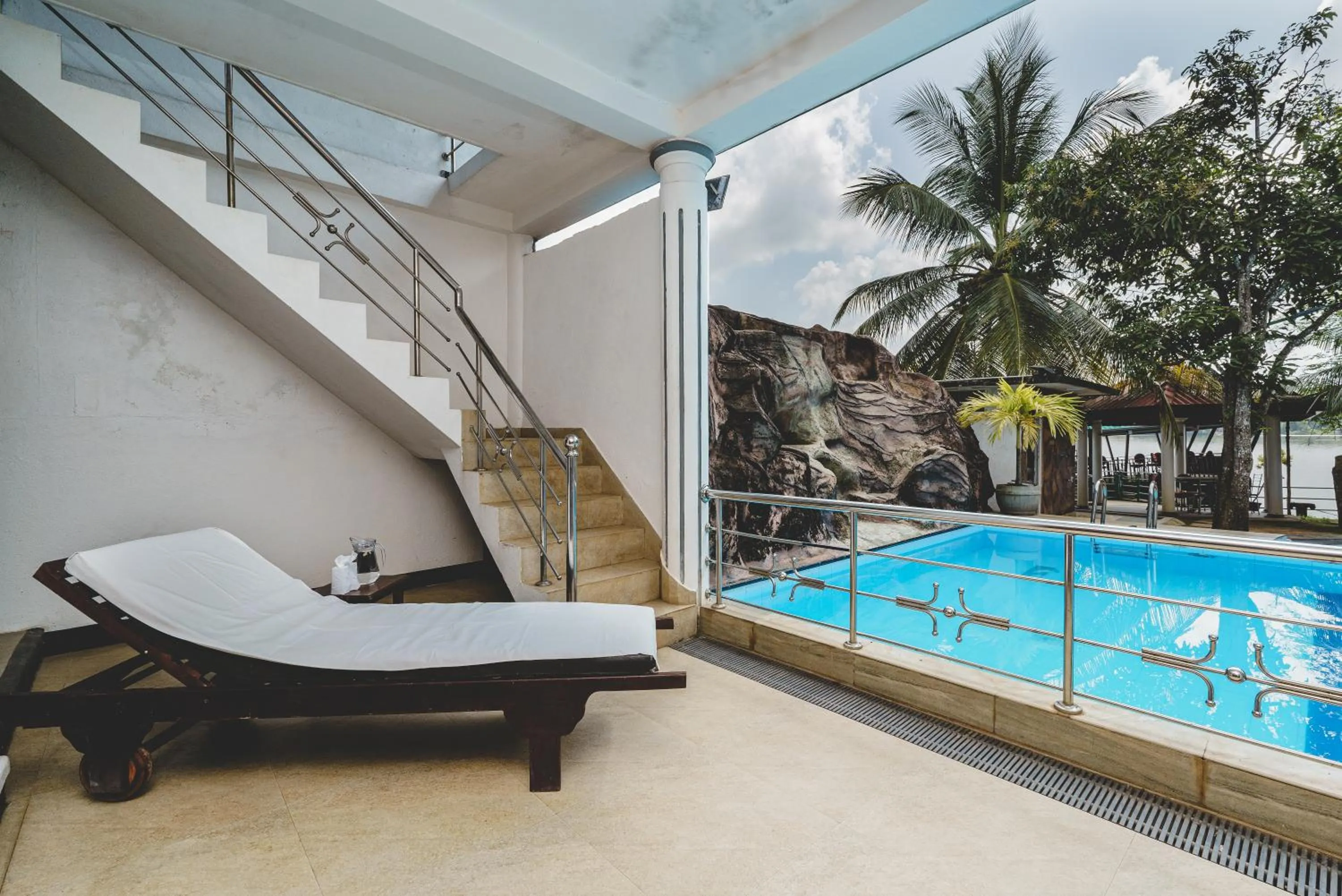 Swimming pool in River View Villas