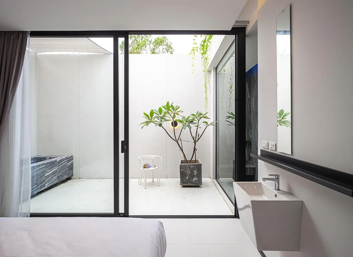 Balcony/Terrace, Bed in INNLUXPHUKET