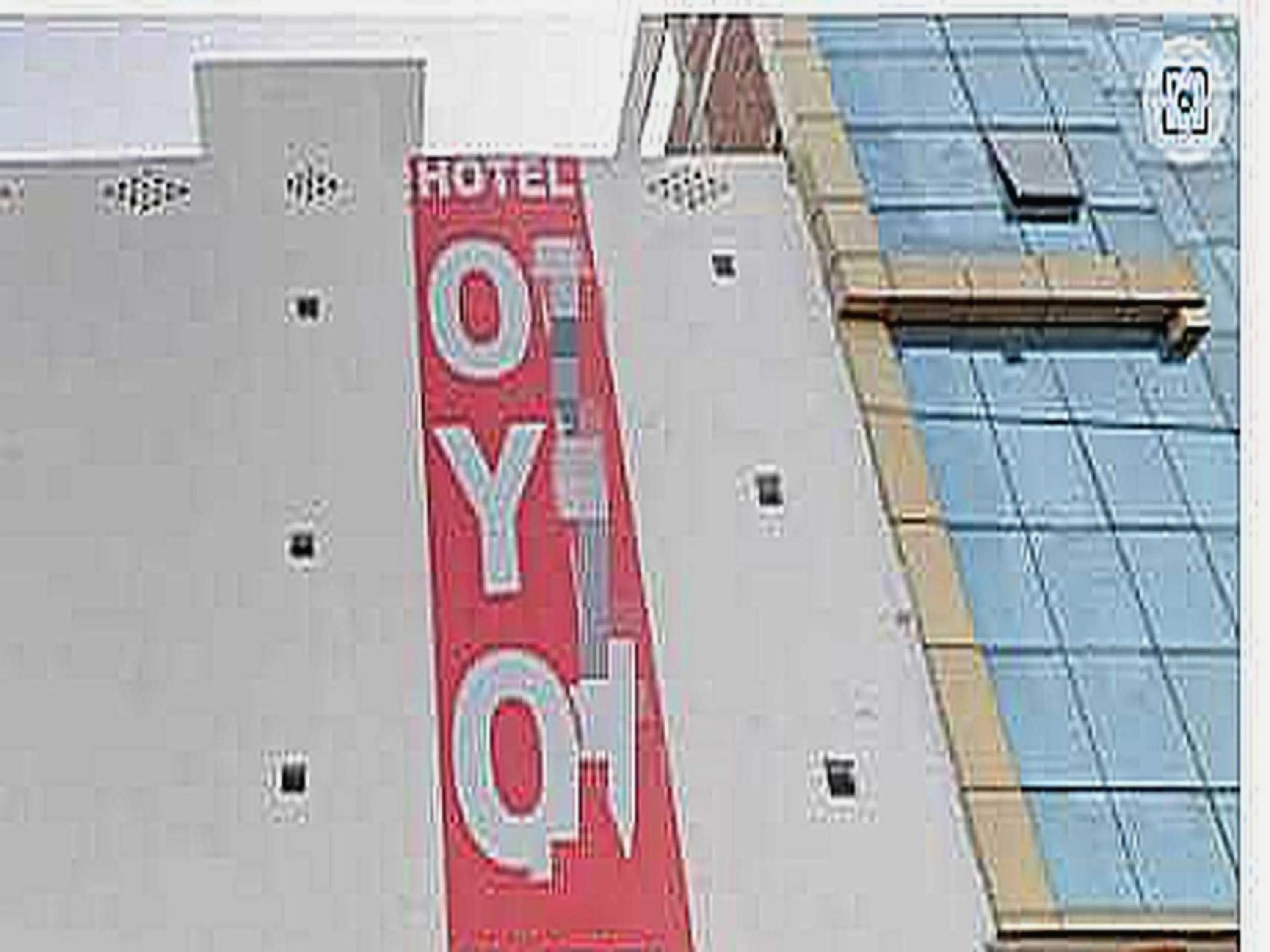 Facade/entrance in ALX Townhouse