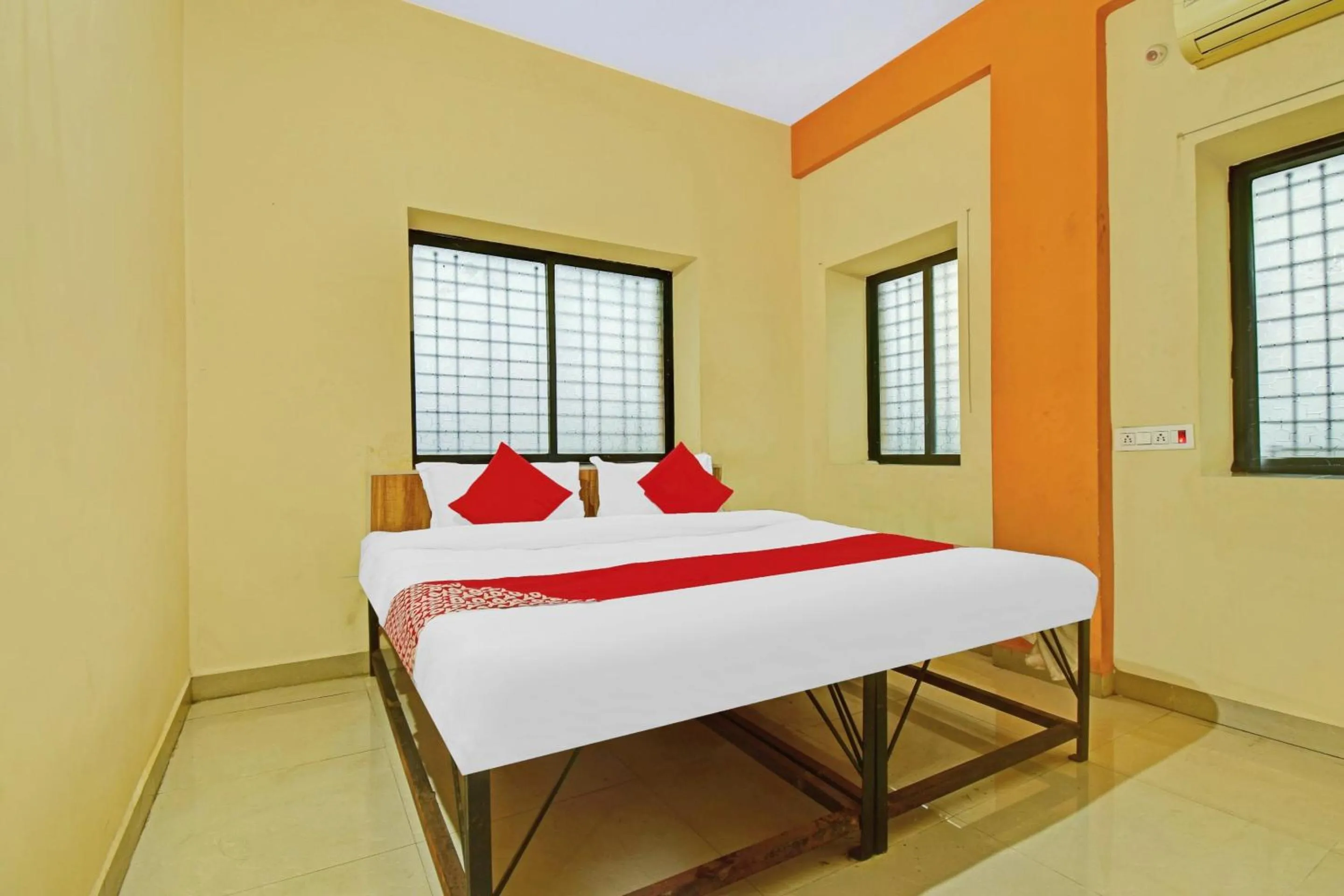 Bedroom in Hotel O Golden Key