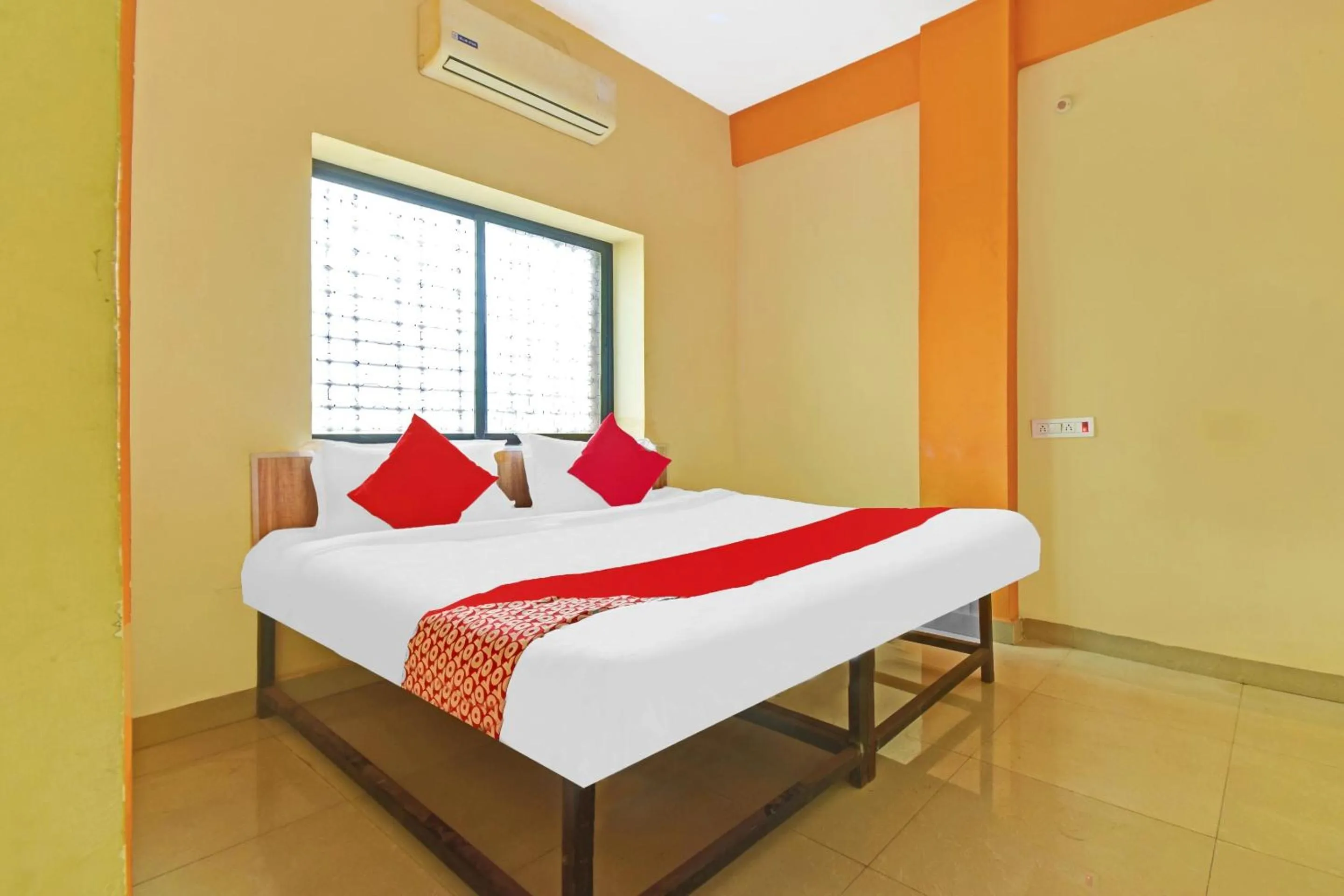 Bedroom in Hotel O Golden Key